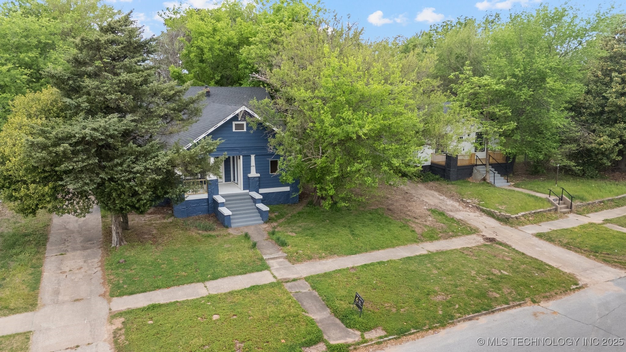 606 N Garfield Avenue Property Photo