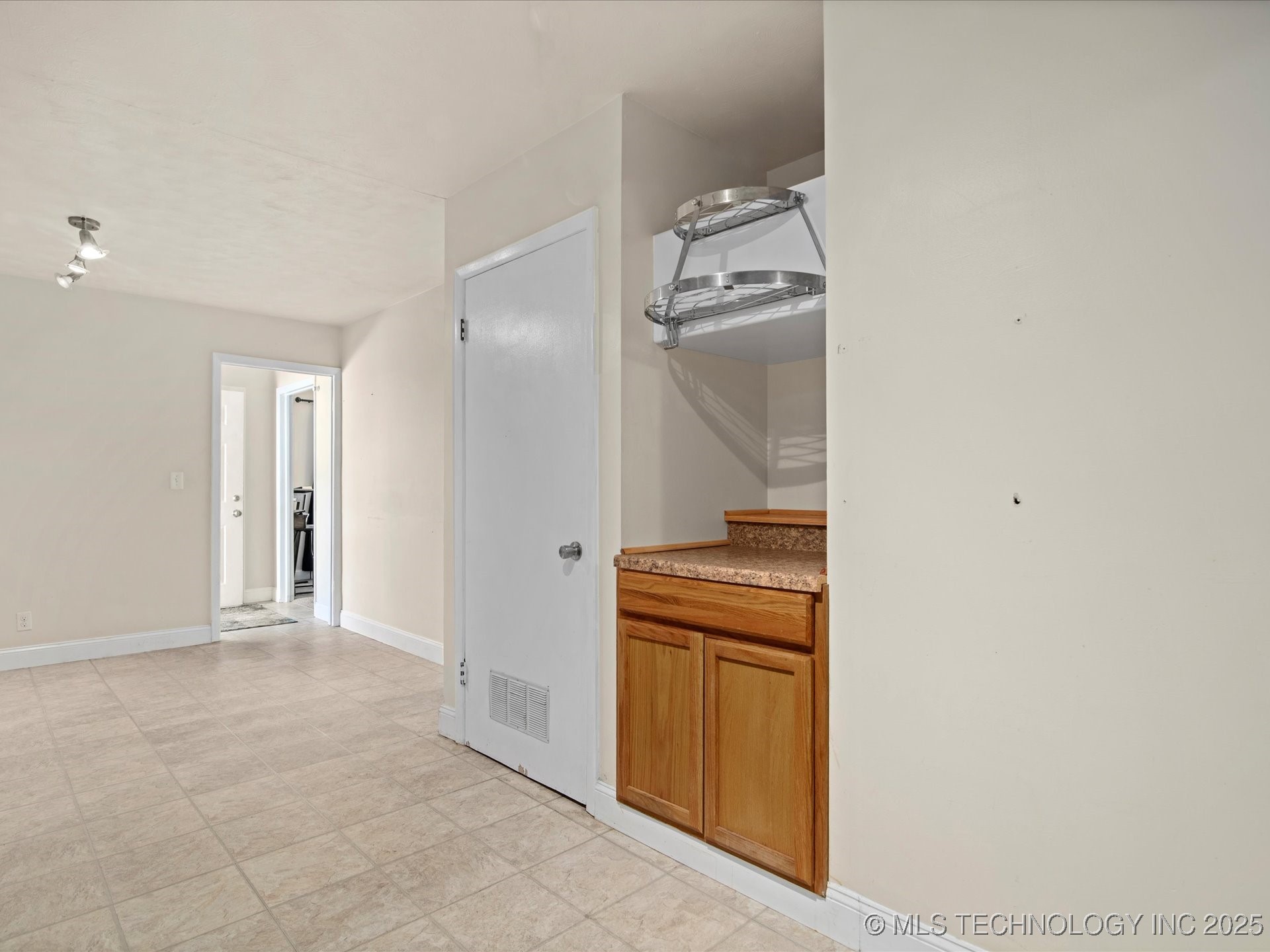 109 N Gertrude Property Photo 21
