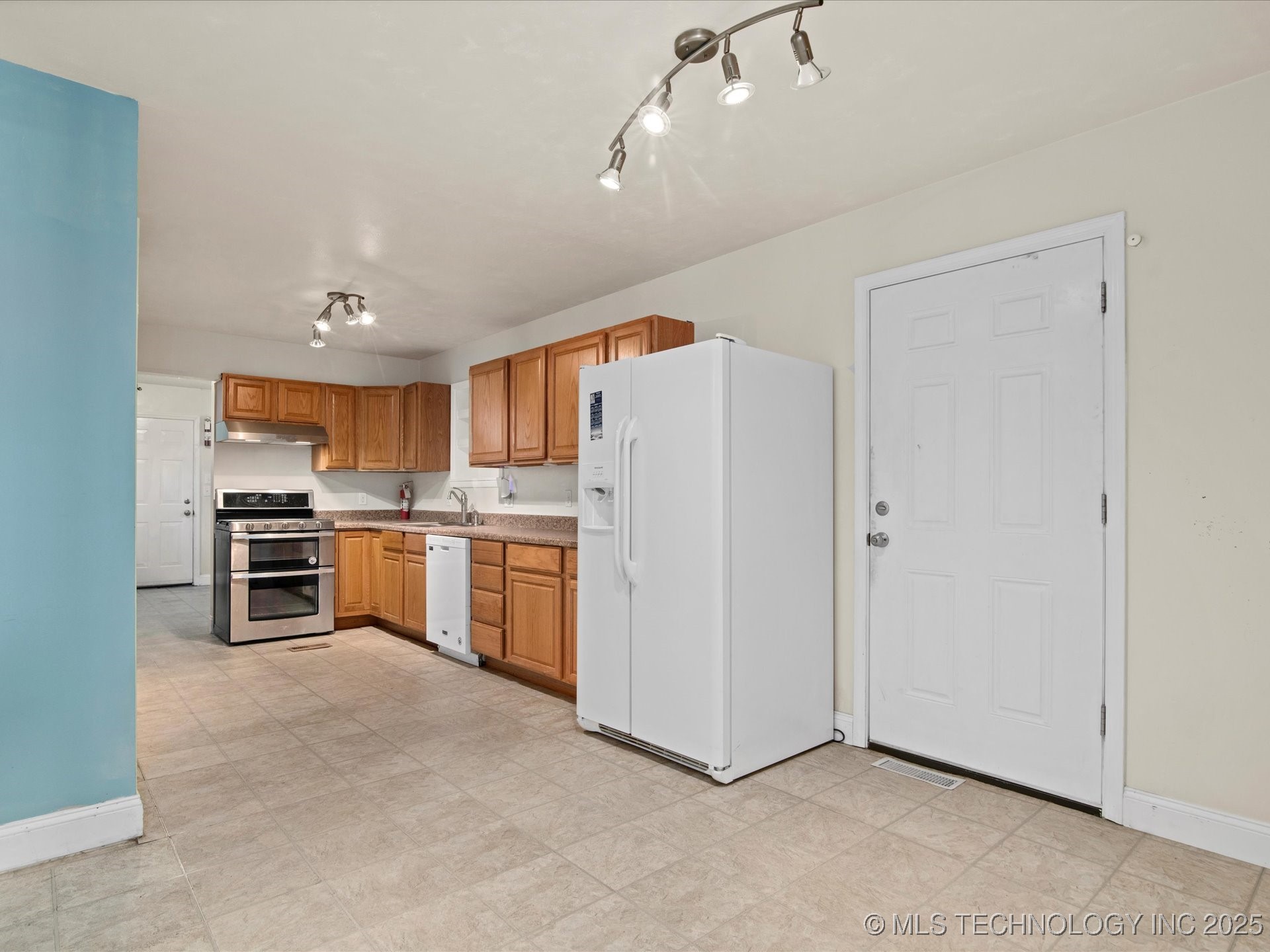 109 N Gertrude Property Photo 24