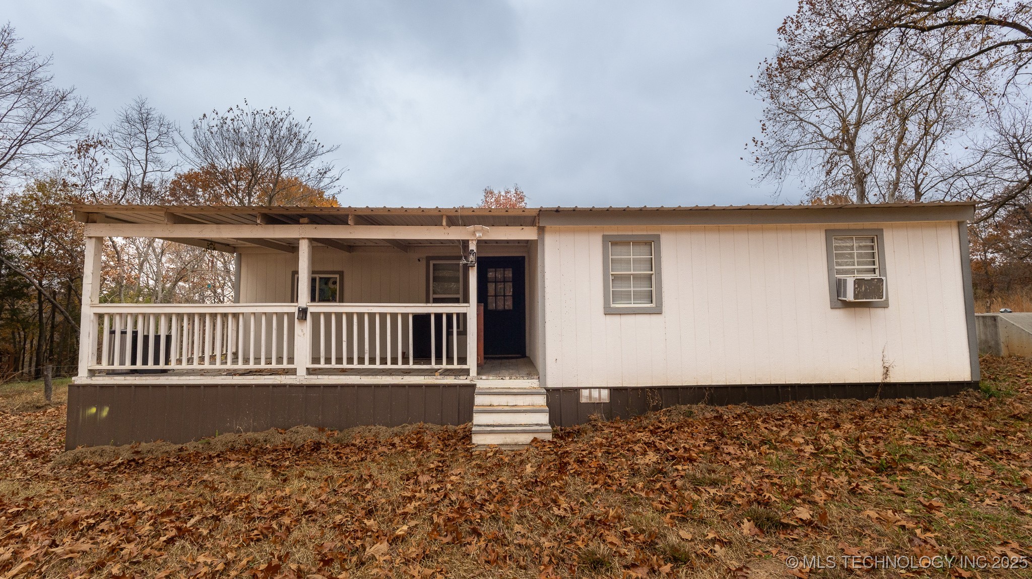 120917 Honeysuckle Road Property Photo