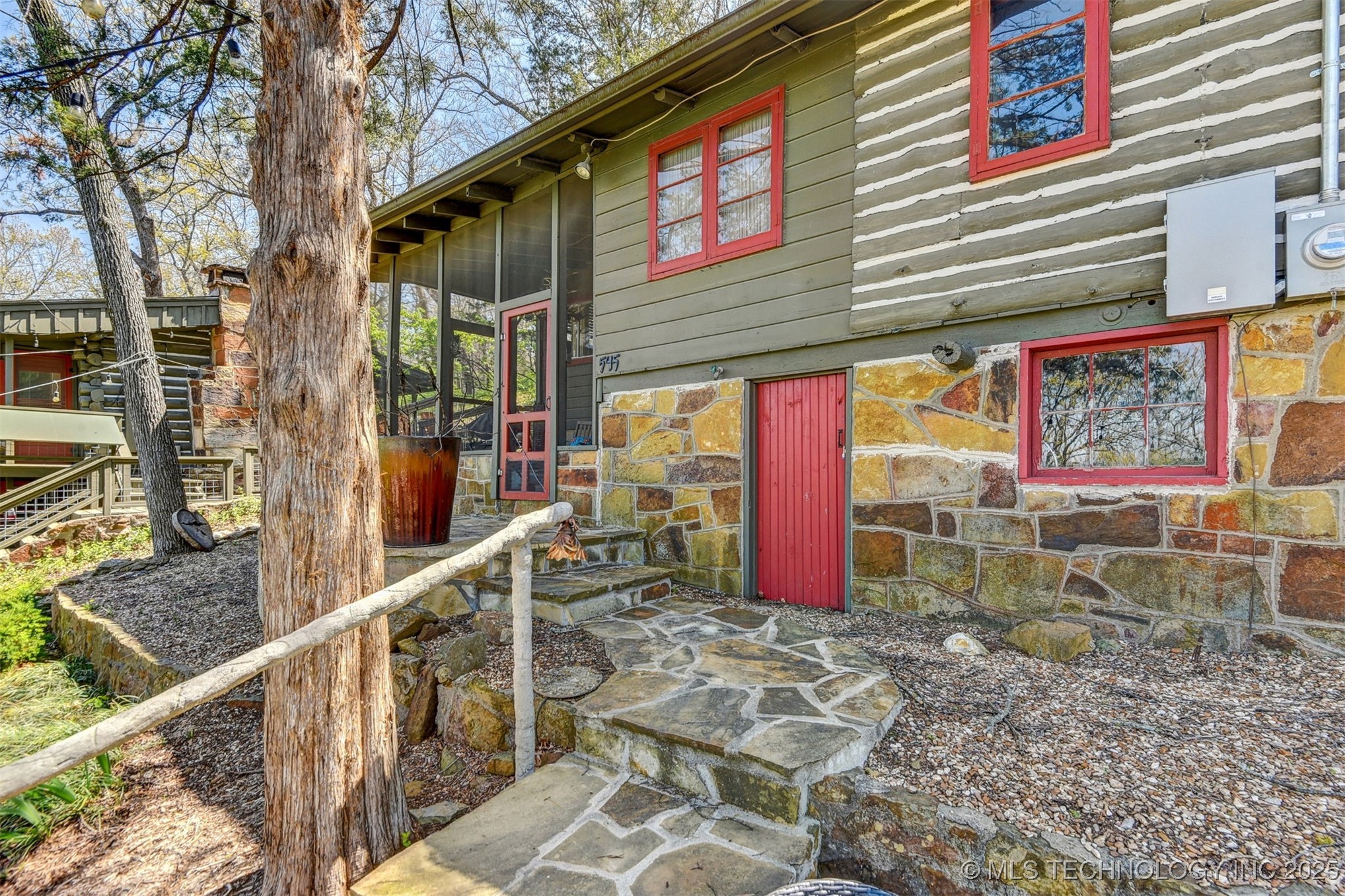 545 Cedar Boulevard Property Photo 4