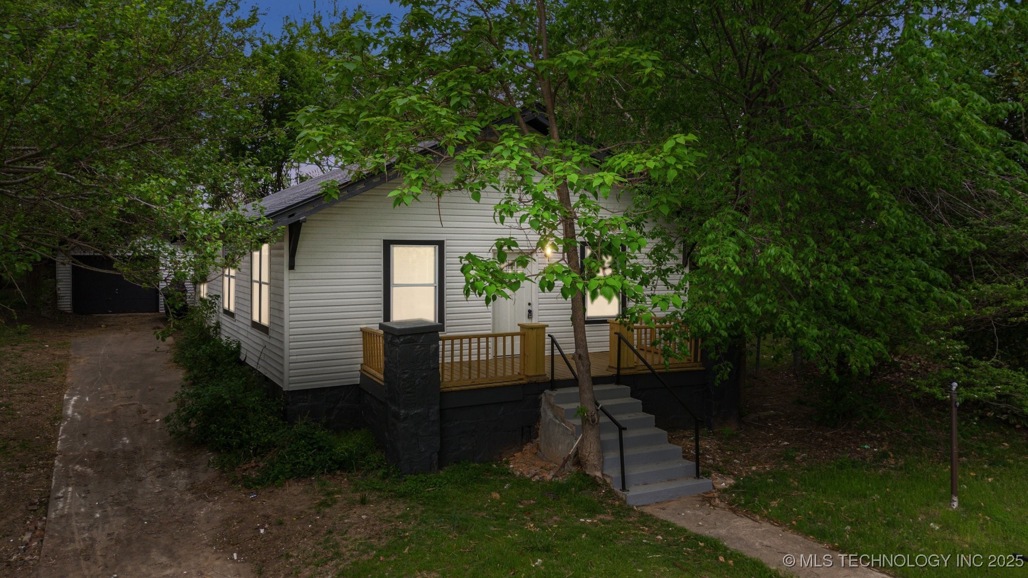 610 N Garfield Avenue Property Photo