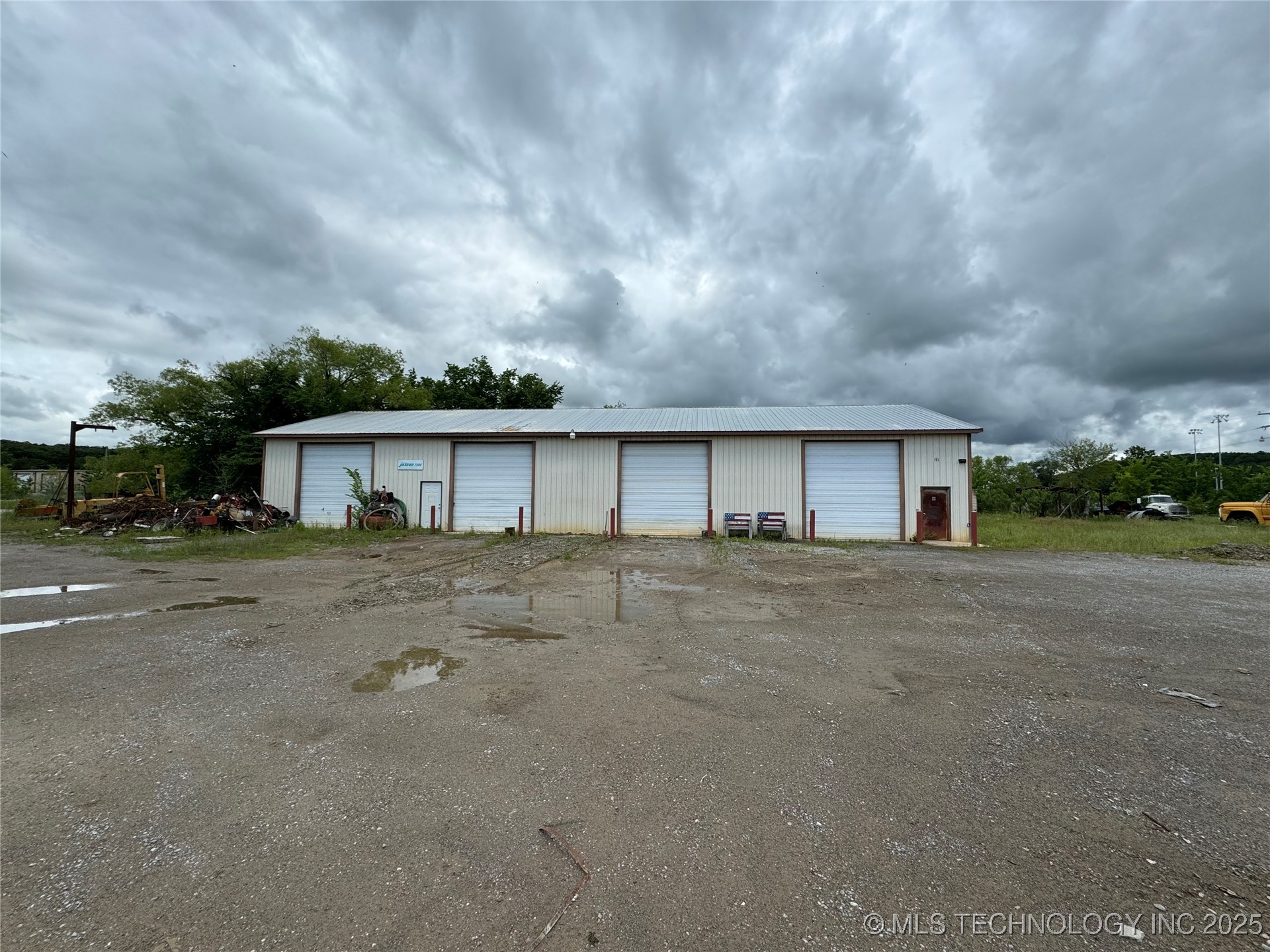 1300 Nw Highway 2 Highway Property Photo