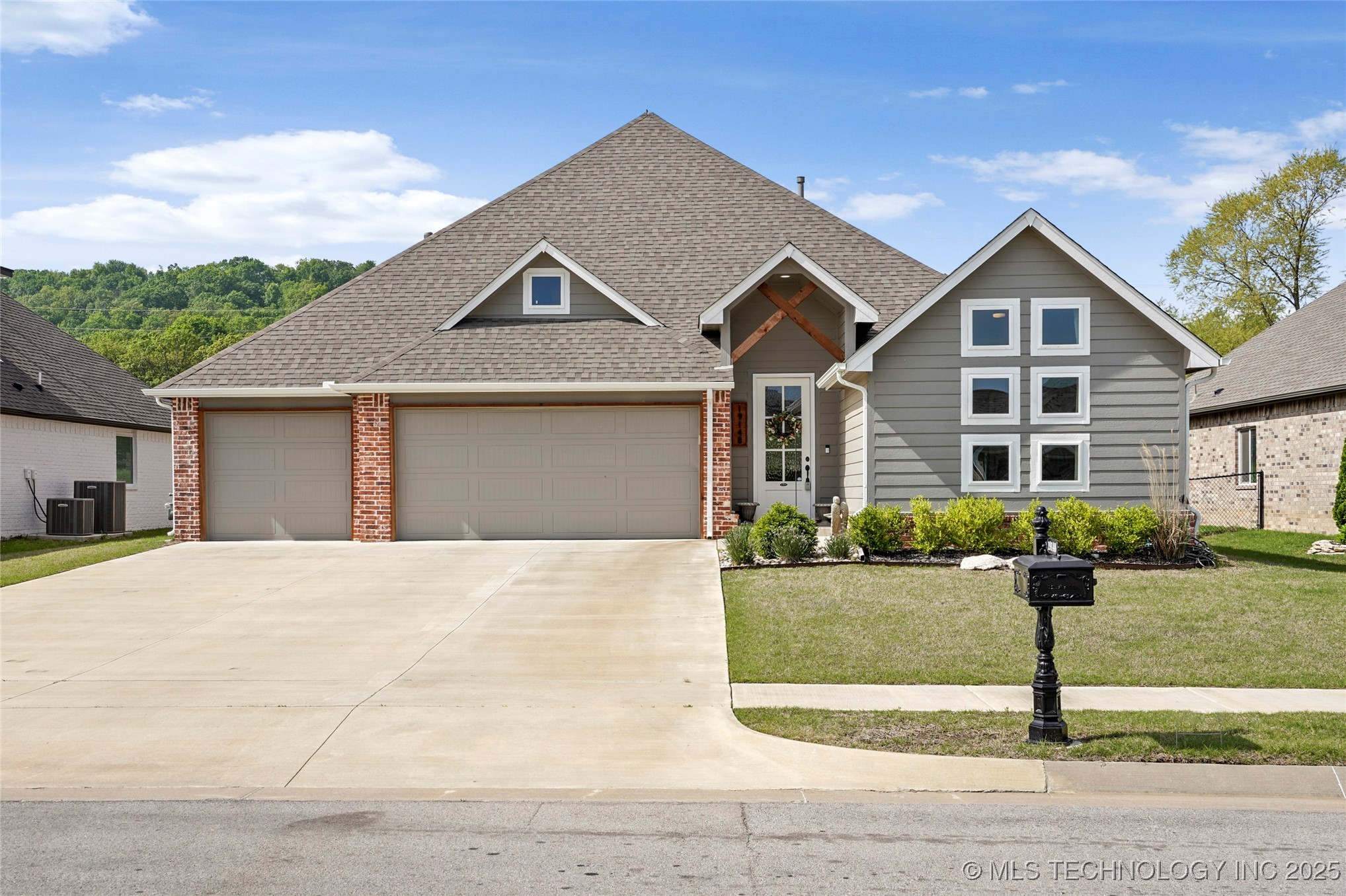 19148 E Chinquapin Drive Property Photo