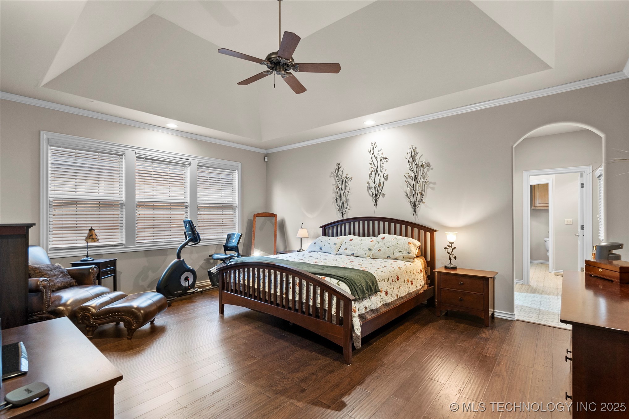 12330 S Ash Avenue Property Photo 17
