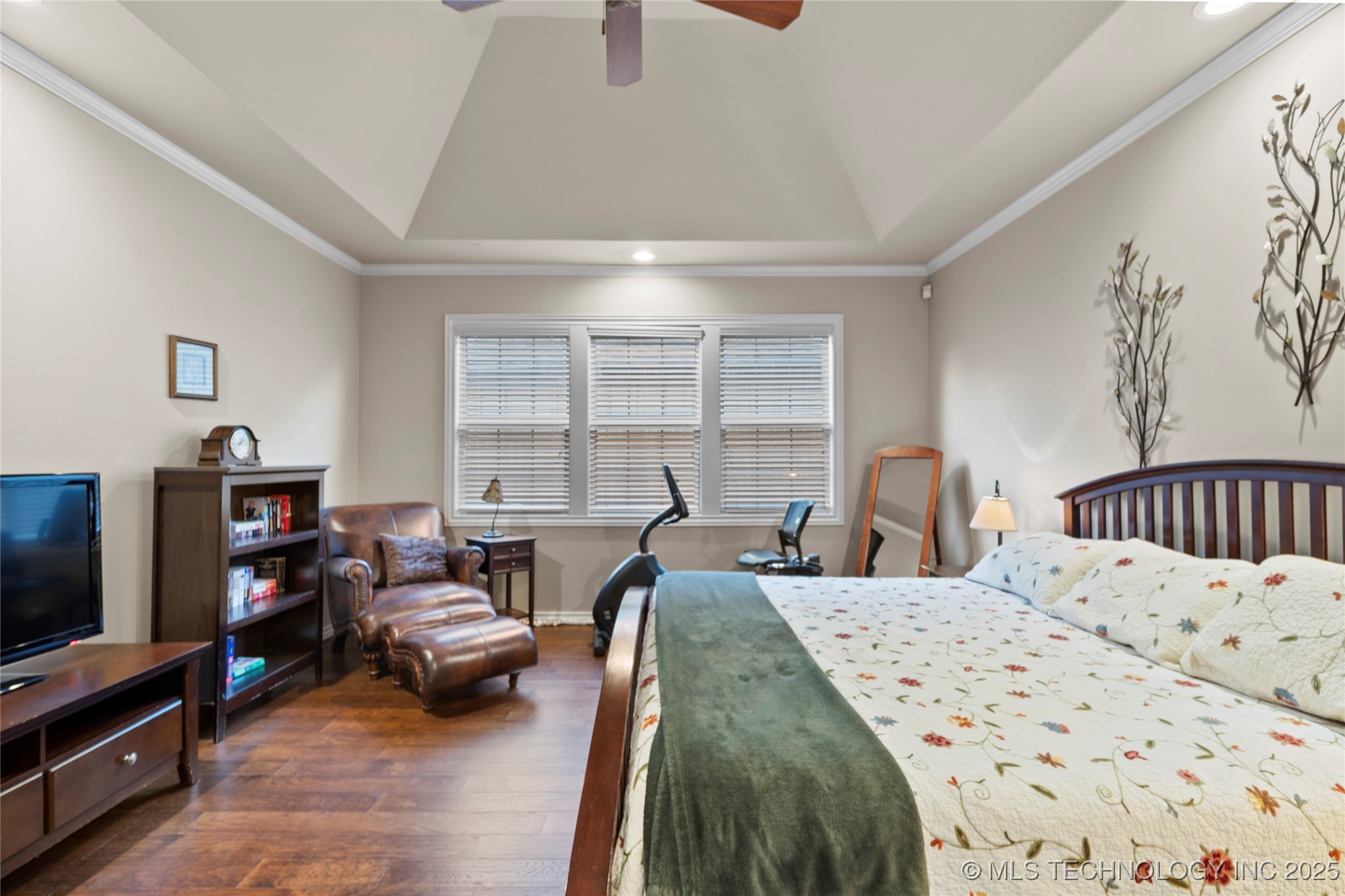 12330 S Ash Avenue Property Photo 19