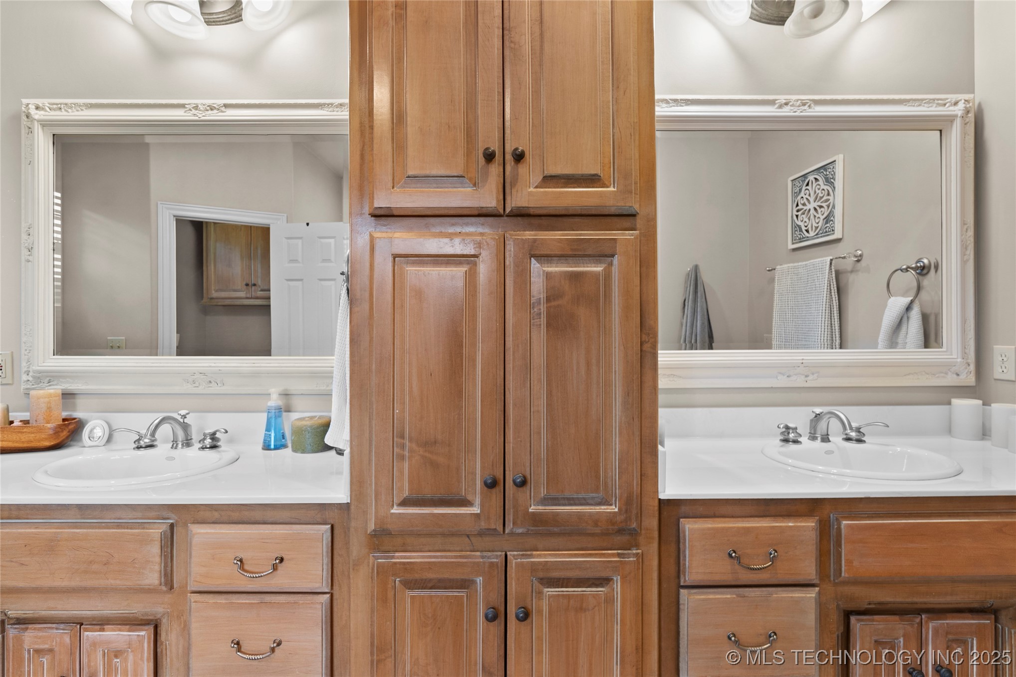12330 S Ash Avenue Property Photo 21