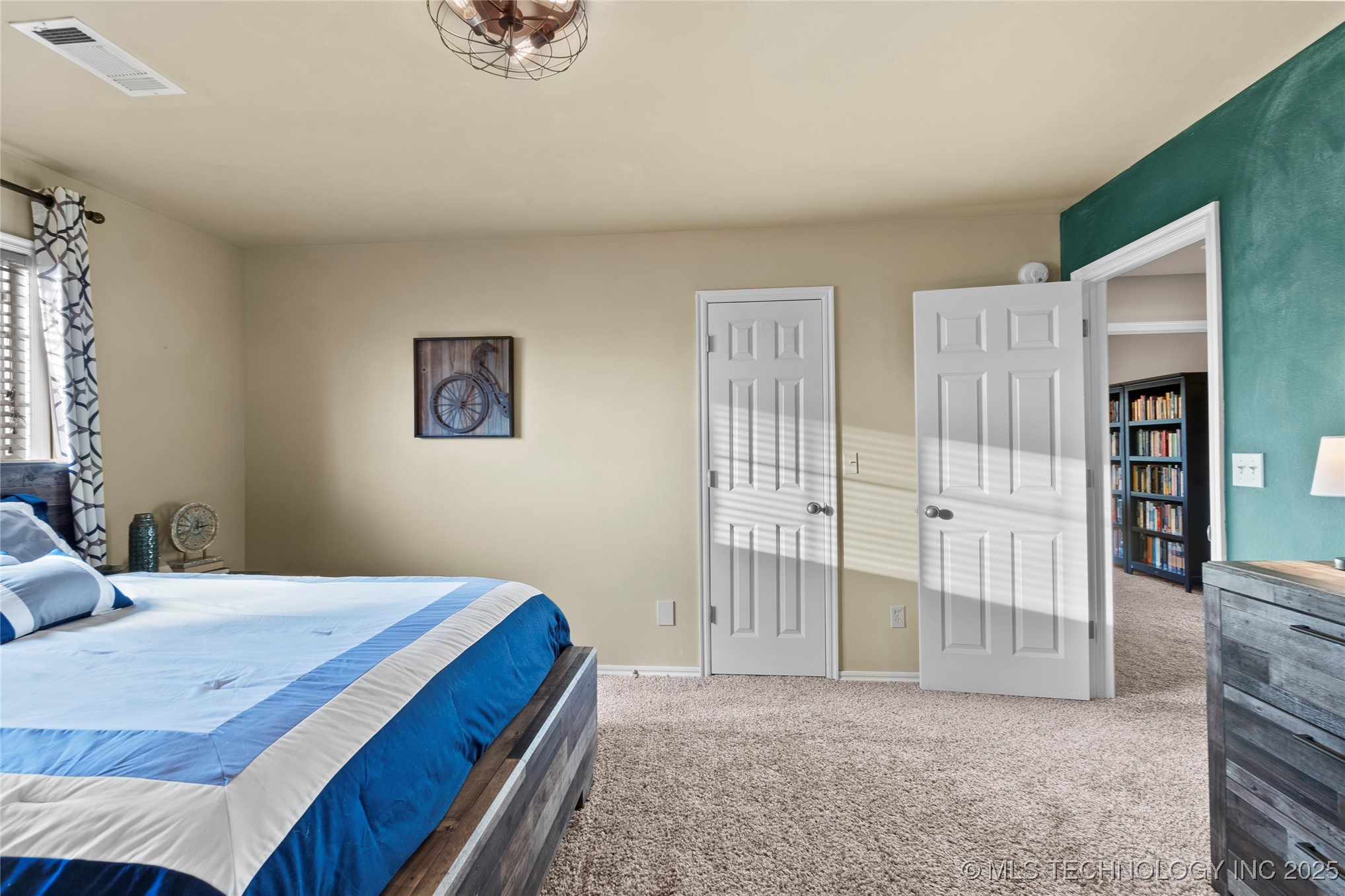 12330 S Ash Avenue Property Photo 36