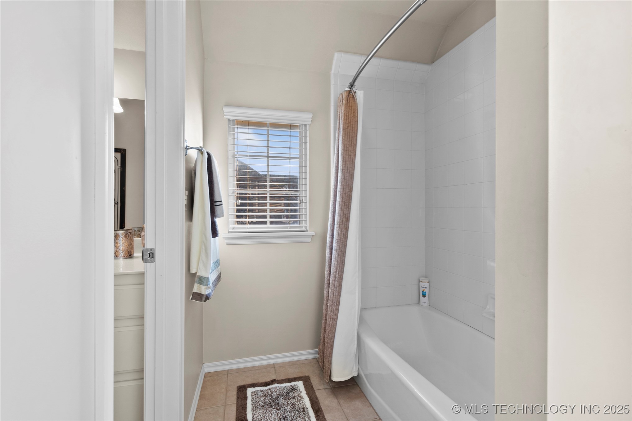 12330 S Ash Avenue Property Photo 39