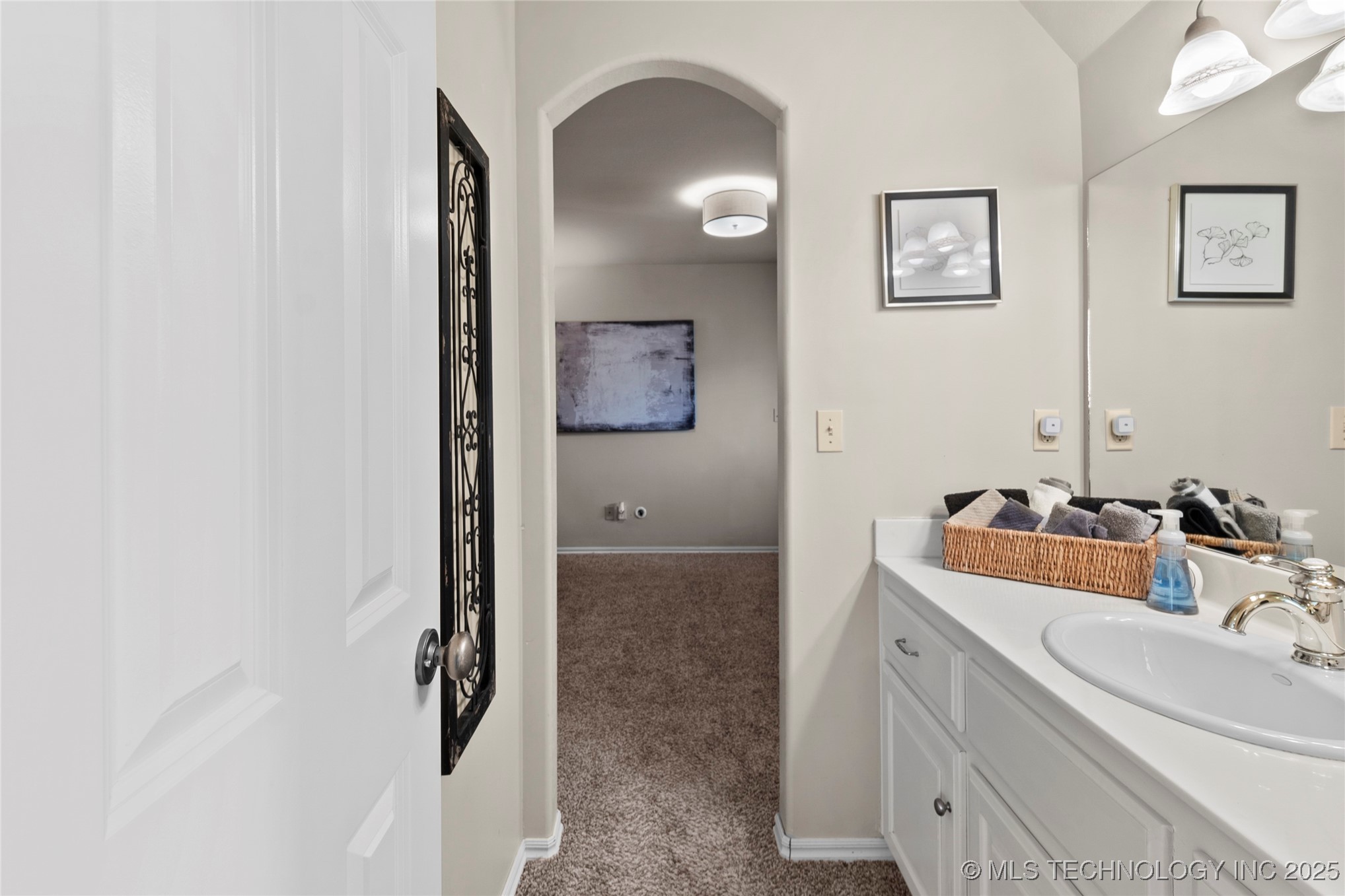 12330 S Ash Avenue Property Photo 40