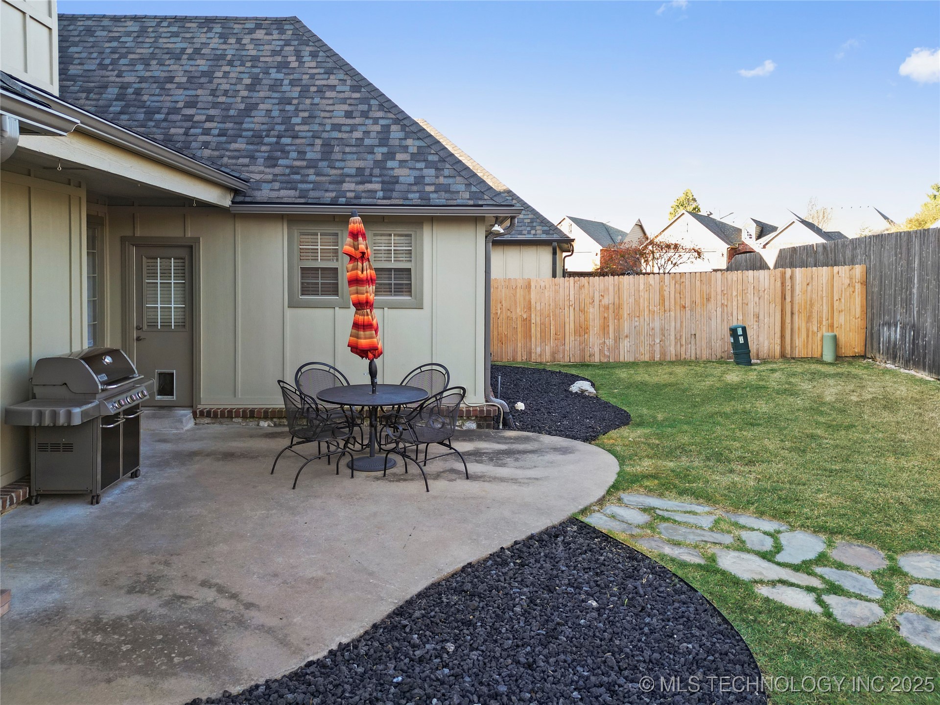 12330 S Ash Avenue Property Photo 52