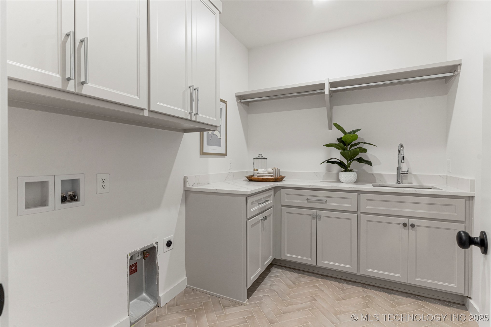 2326 E 134th Circle Property Photo 49