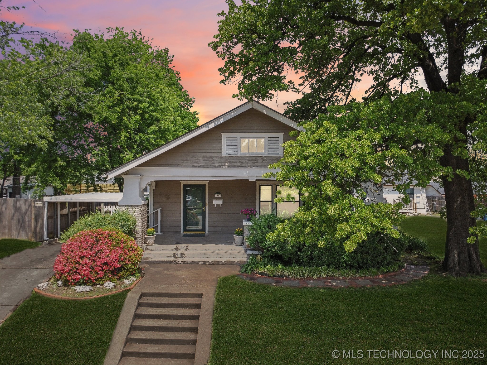 2317 E 13th Street Property Photo
