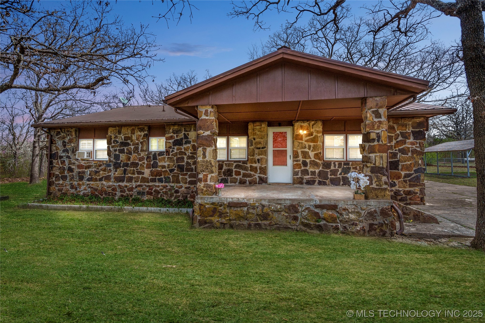1380 N 254 Road Property Photo 1