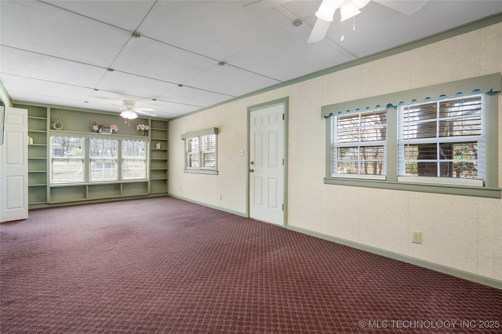 1380 N 254 Road Property Photo 6