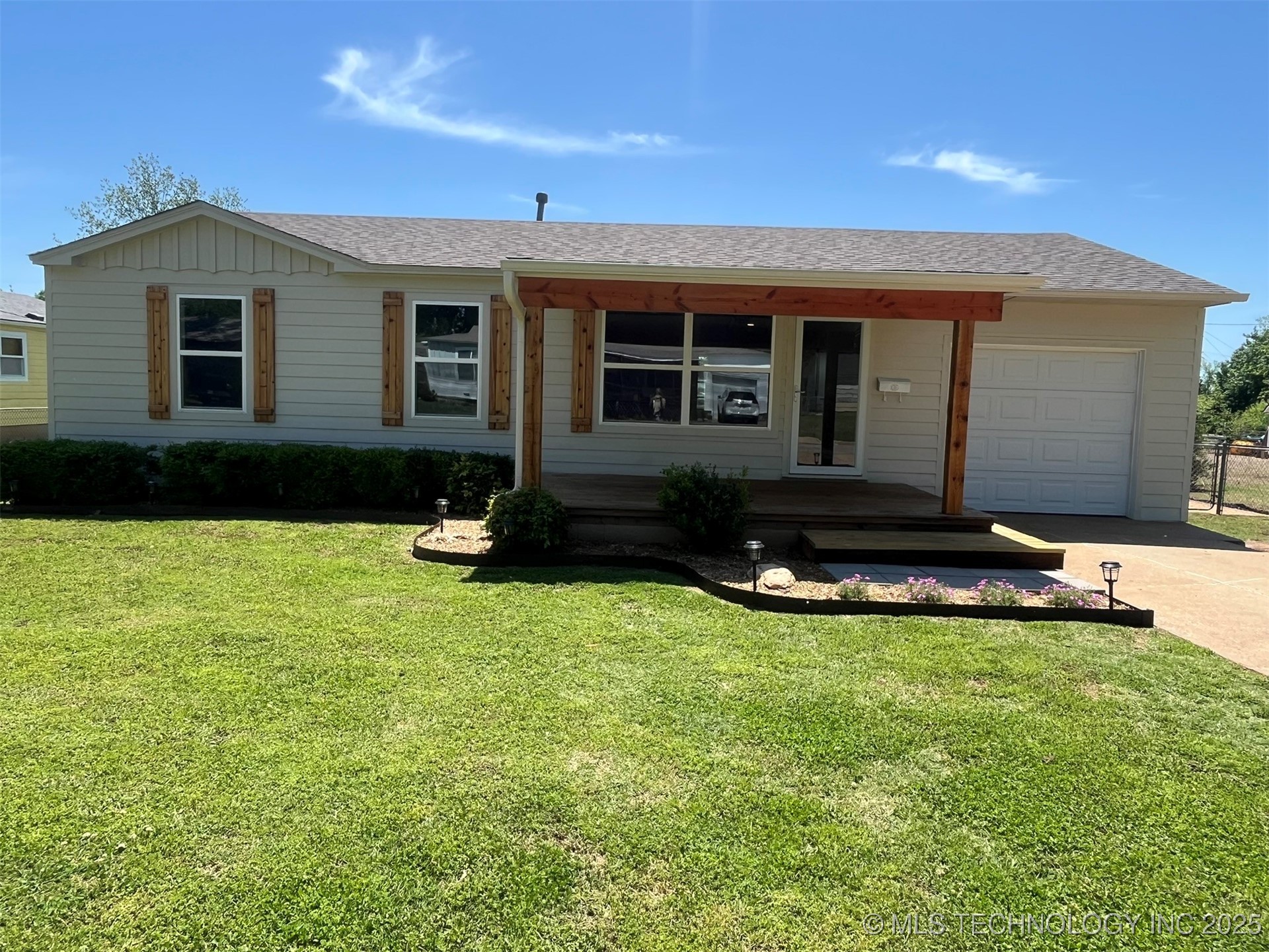 504 W 45th Street Property Photo