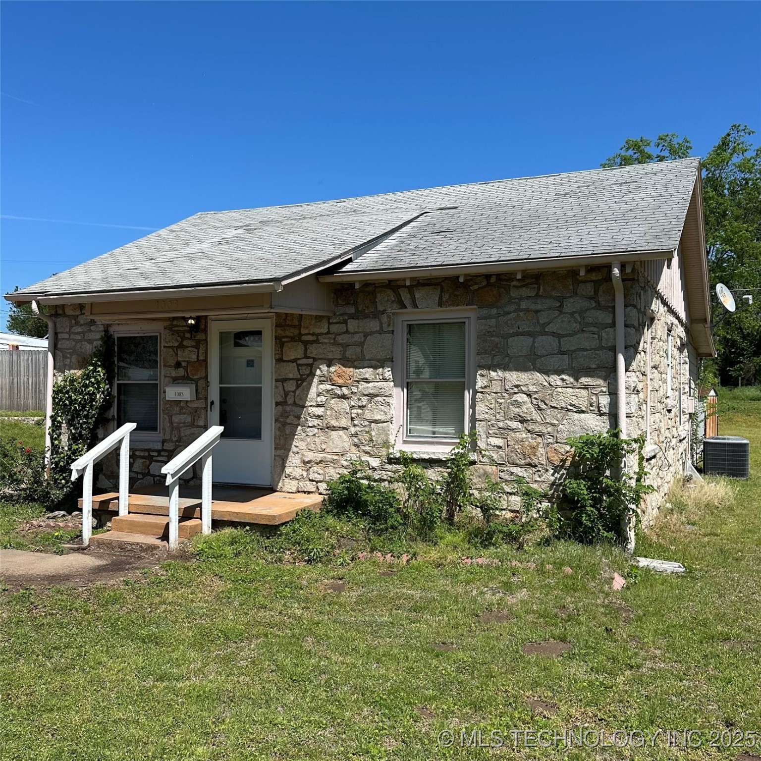 1003 N Grant Avenue Property Photo