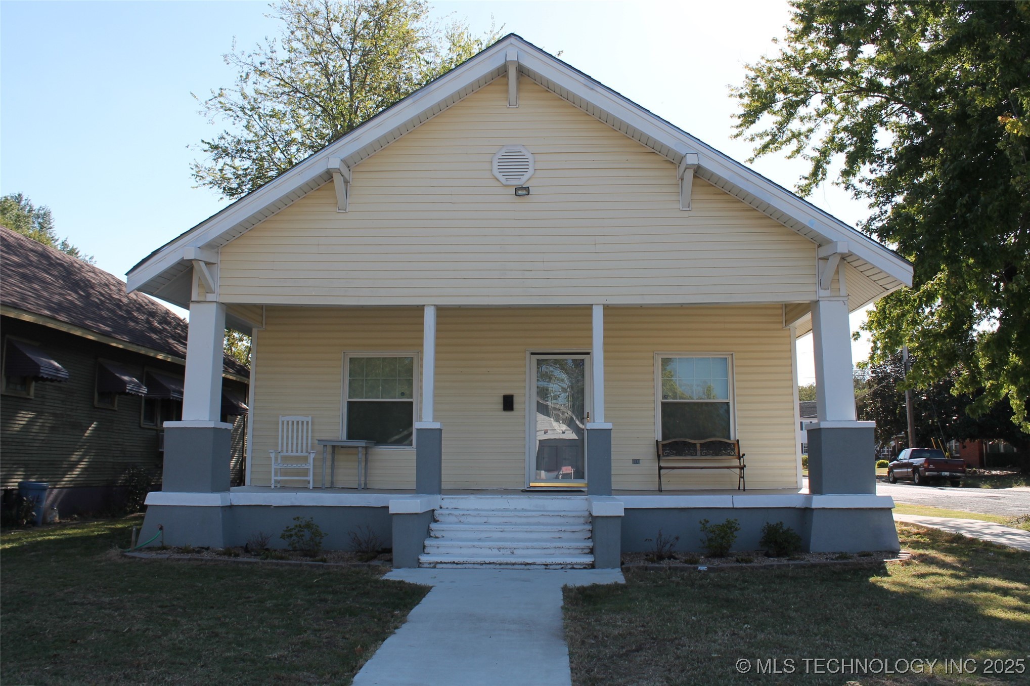 400 E Comanche Property Photo