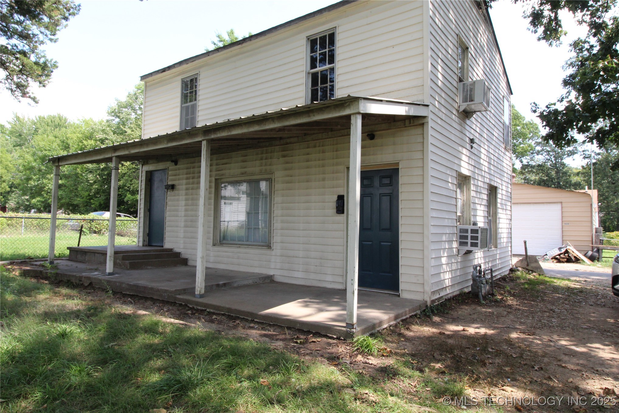 904 N Grand Avenue A Property Photo