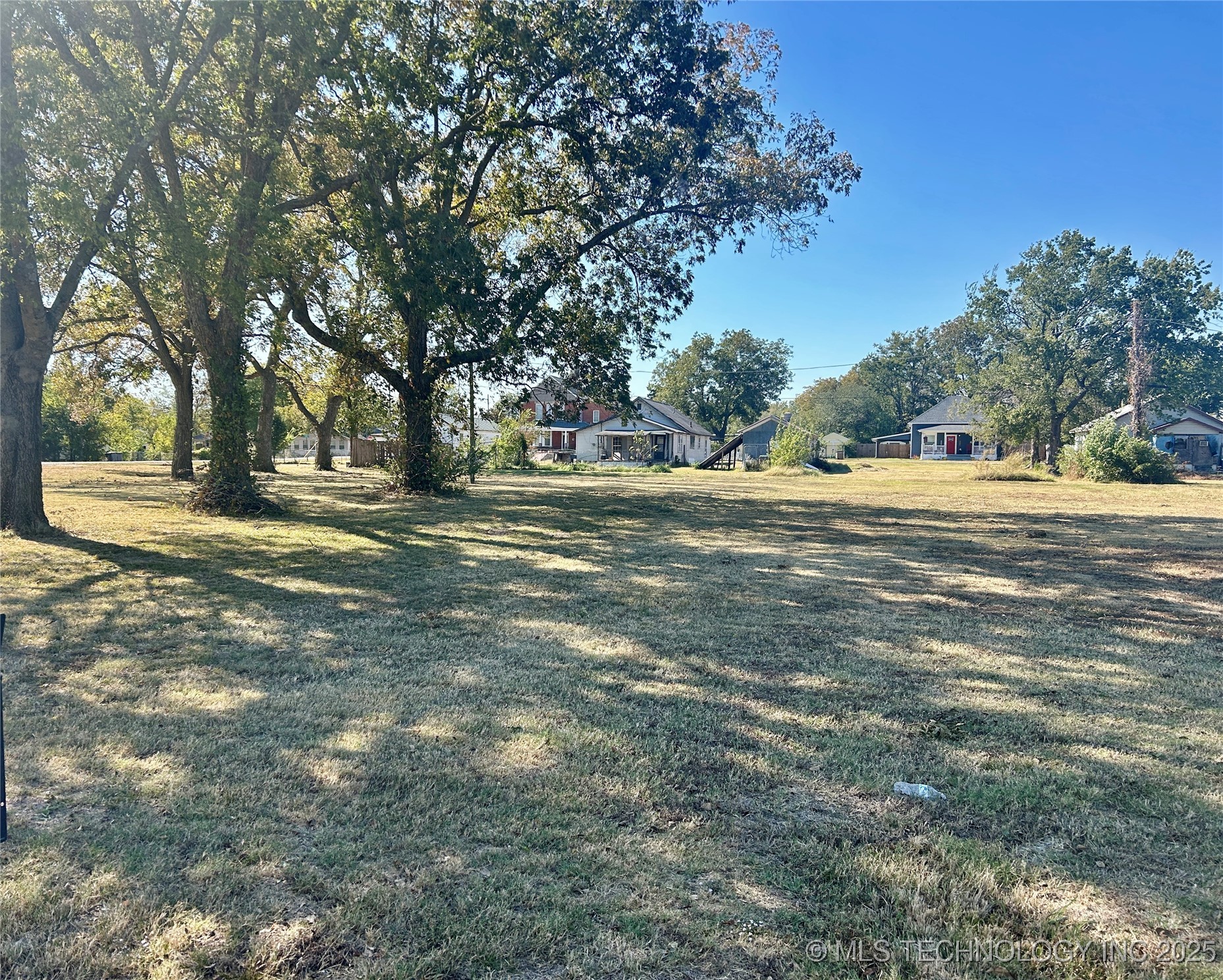 S Seminole Avenue Property Photo