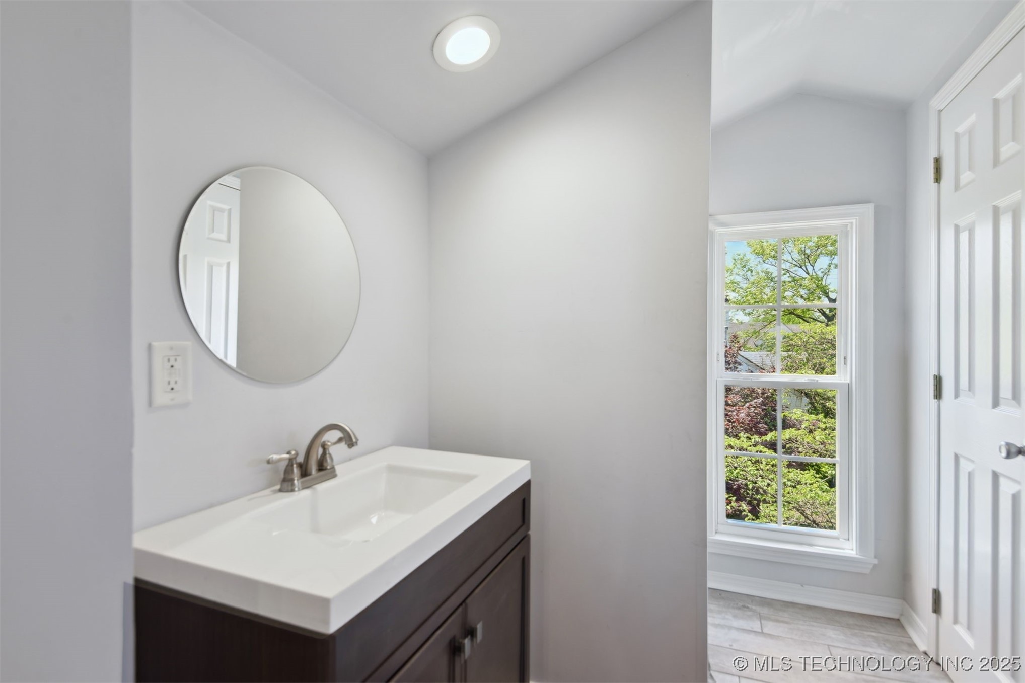 2412 E 23rd Street Property Photo 46