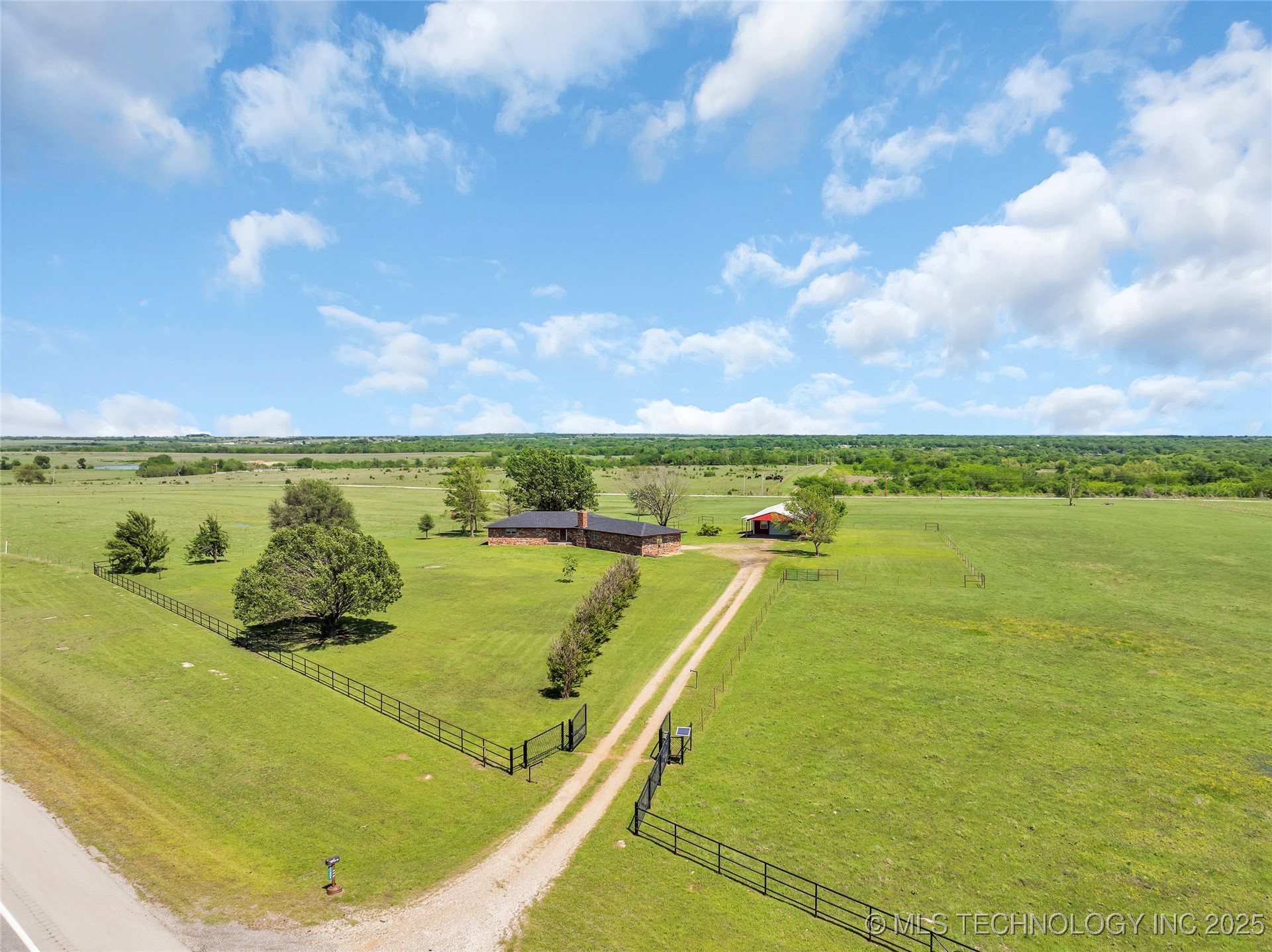 11252 Hwy 377 Property Photo
