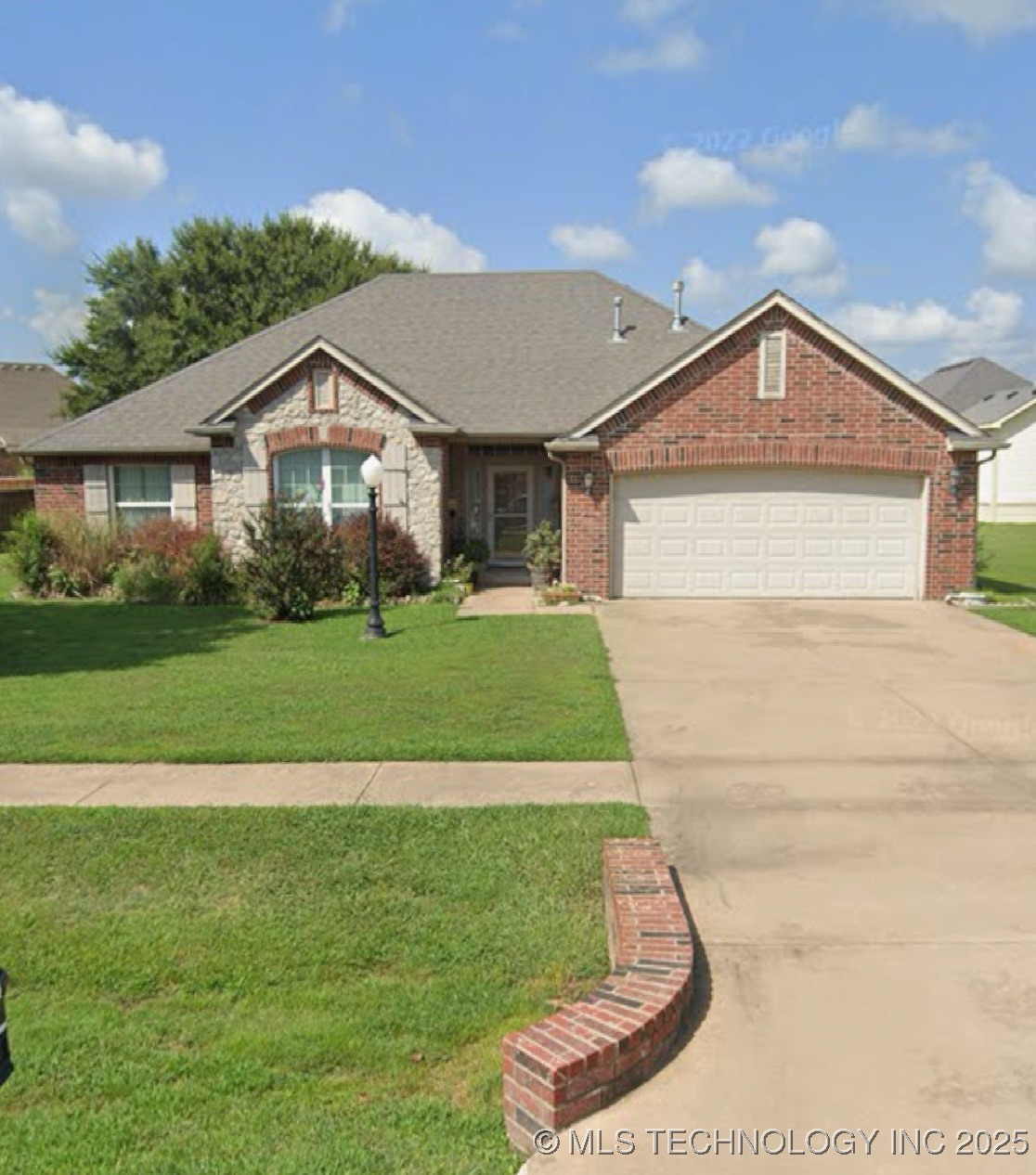 1204 S Hummingbird Lane Property Photo