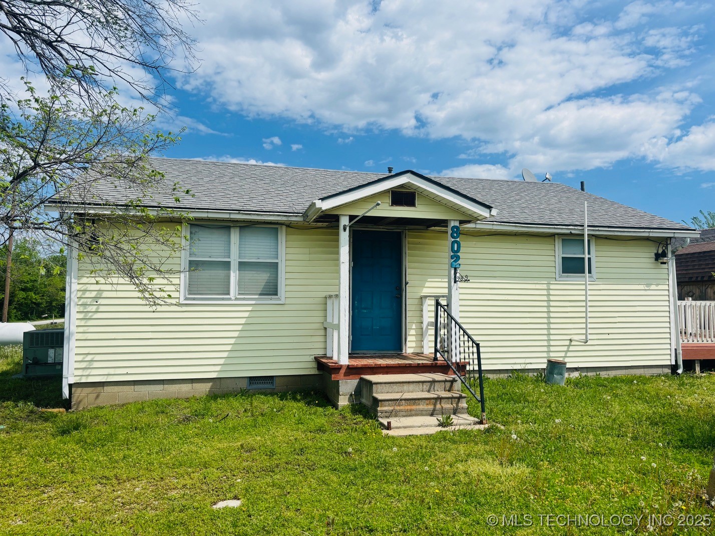 802 5th Street Property Photo