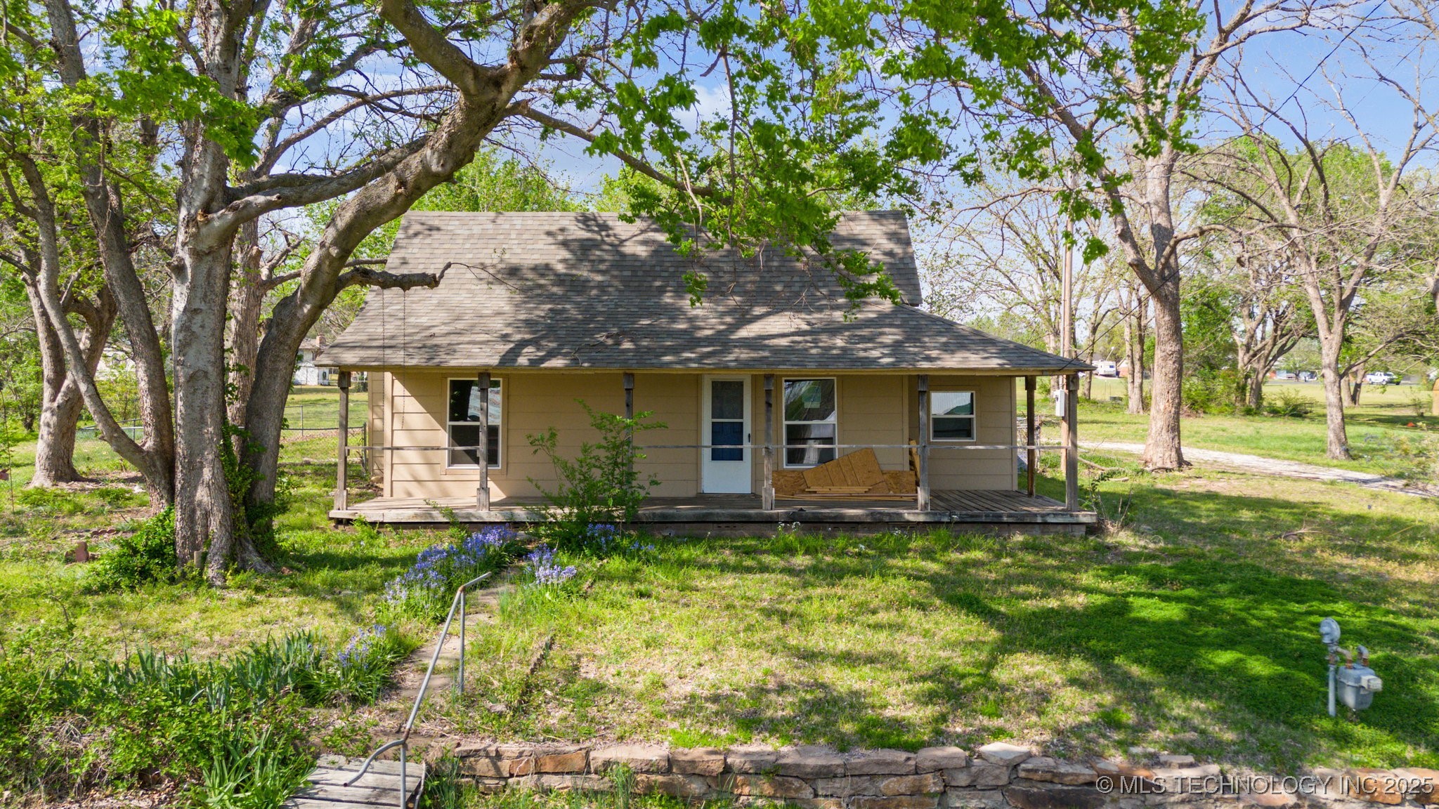 601 W Wichita Avenue W Property Photo 1
