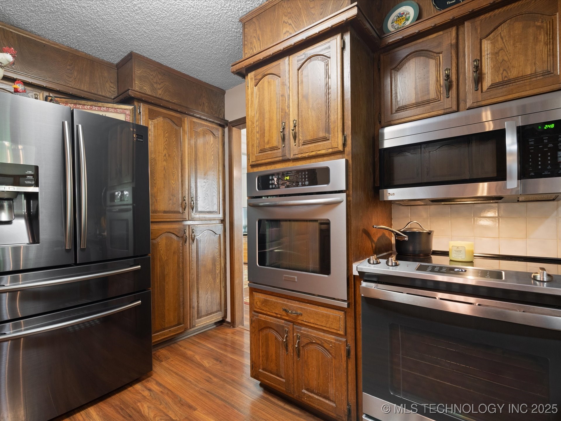 900 Briarwood Drive Property Photo 12