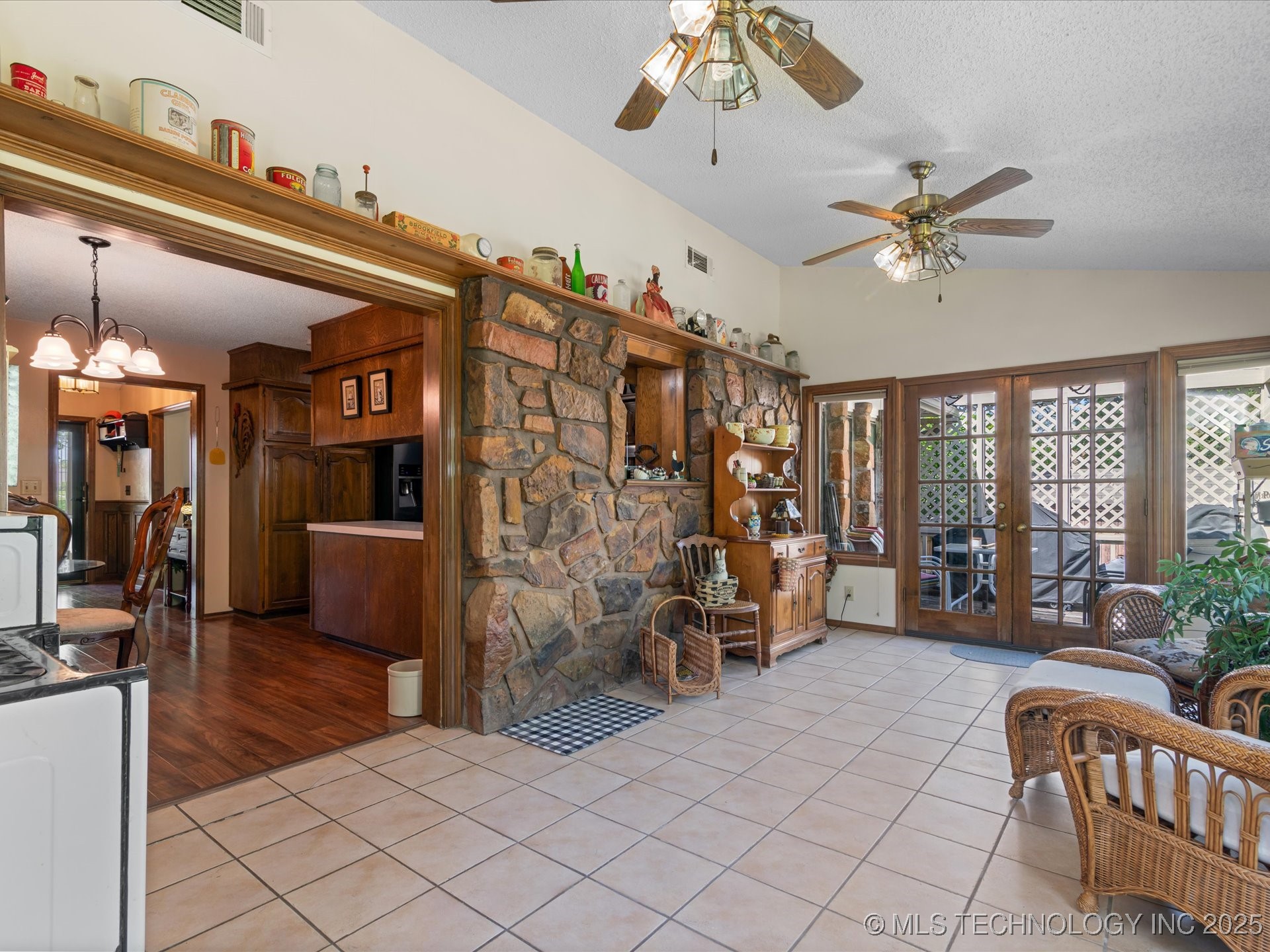 900 Briarwood Drive Property Photo 19