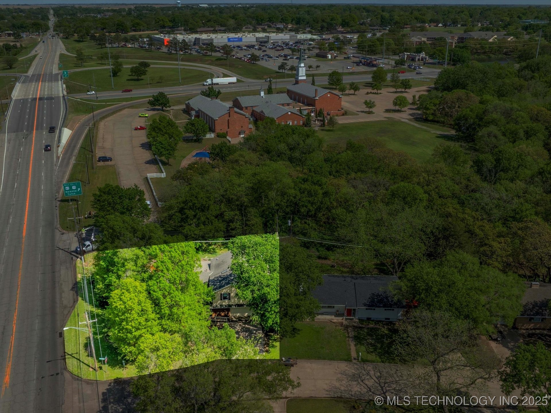 900 Briarwood Drive Property Photo 38