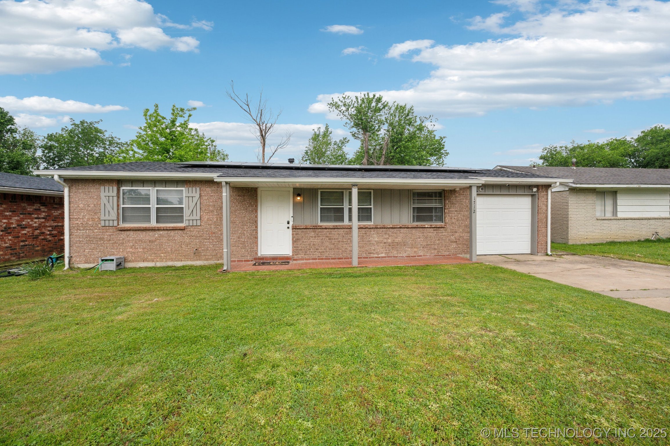 1712 S 125th East Avenue Property Image