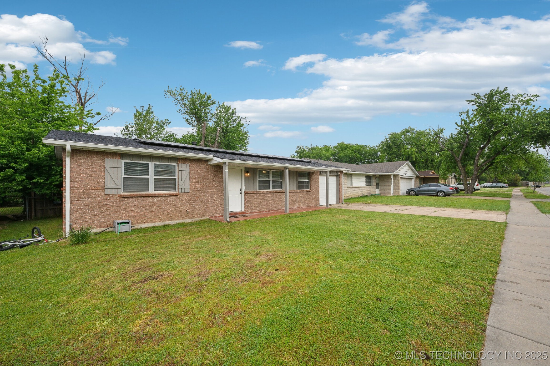 1712 S 125th East Avenue Property Photo 2