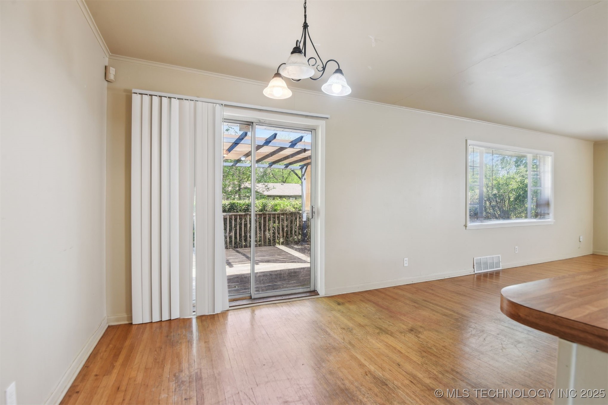 1515 E 54th Place Property Photo 11