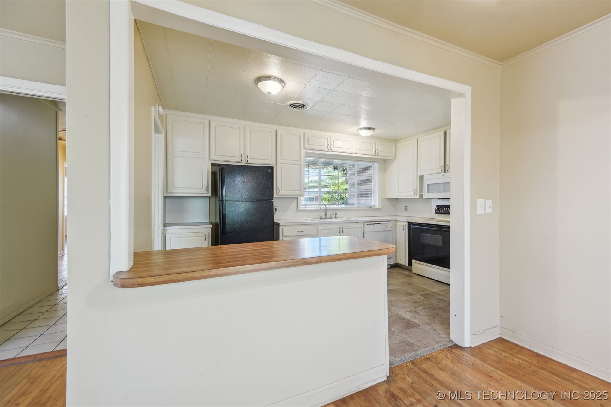 1515 E 54th Place Property Photo 12