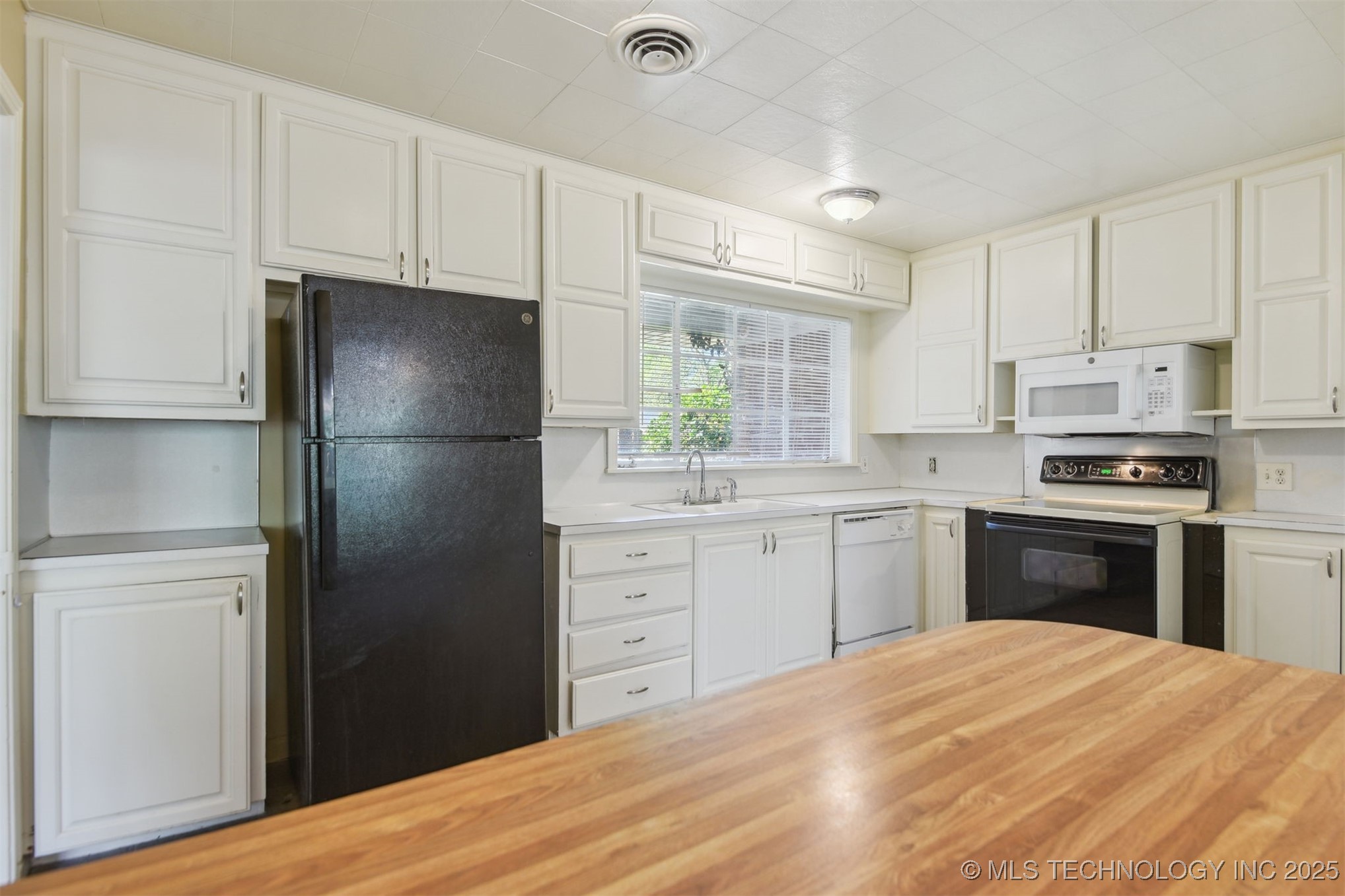 1515 E 54th Place Property Photo 13