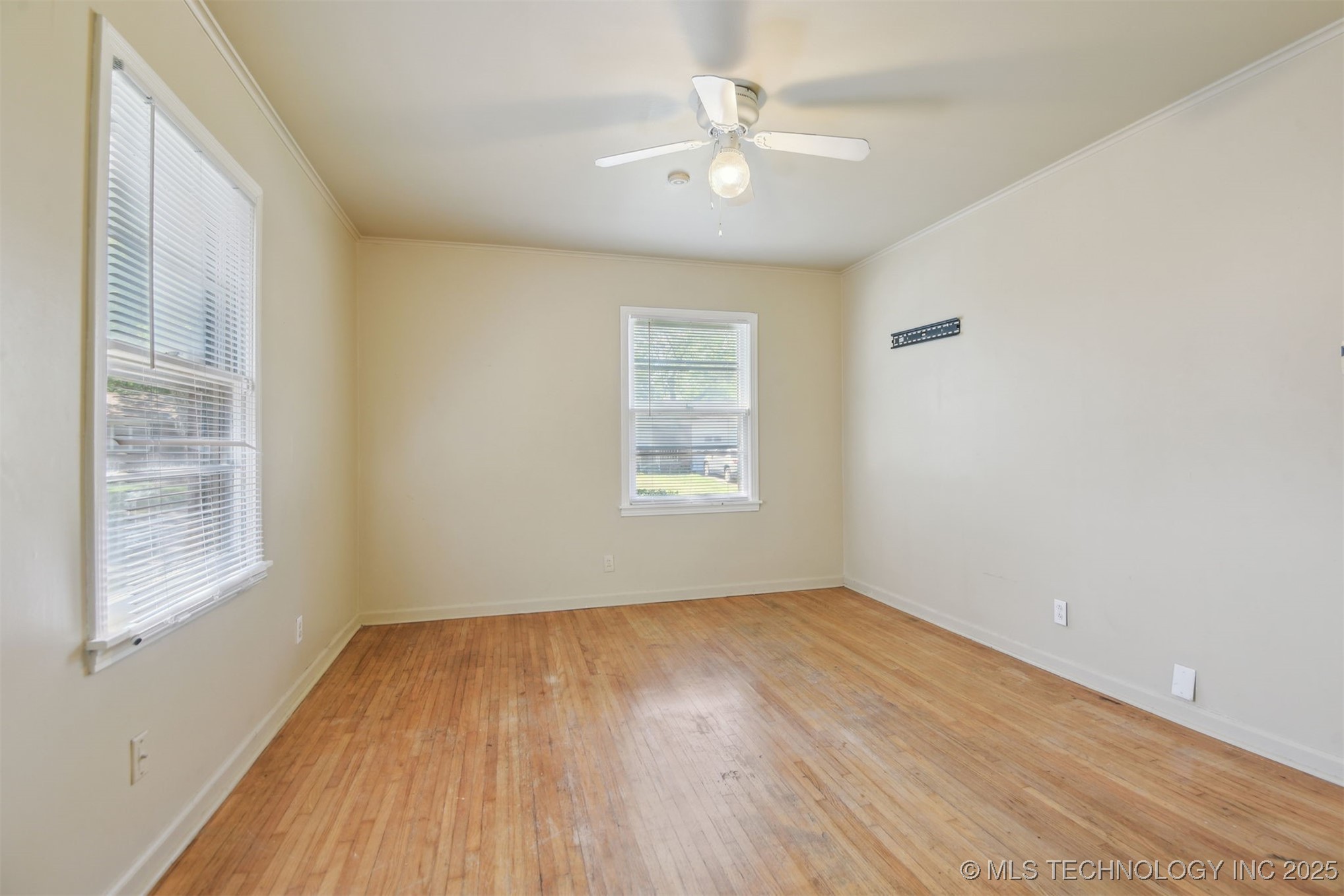 1515 E 54th Place Property Photo 18