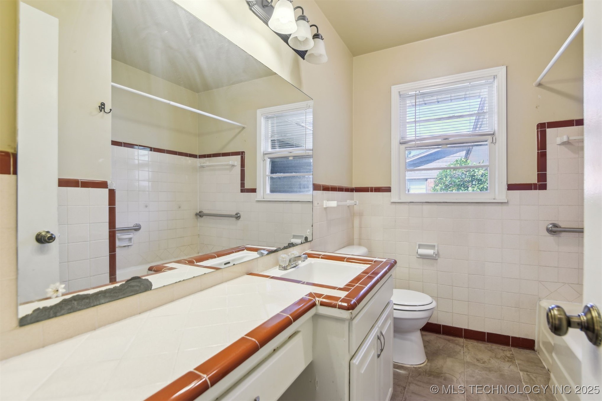 1515 E 54th Place Property Photo 23