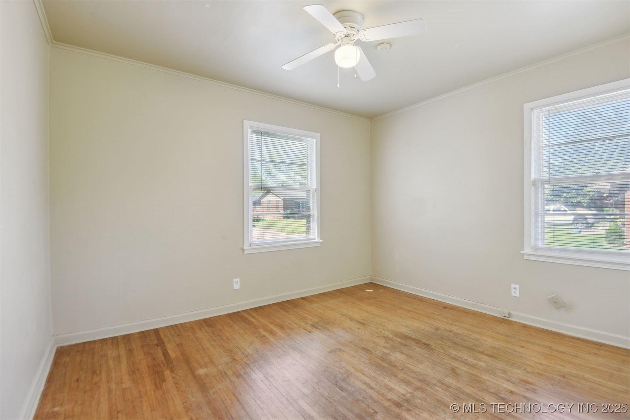 1515 E 54th Place Property Photo 24