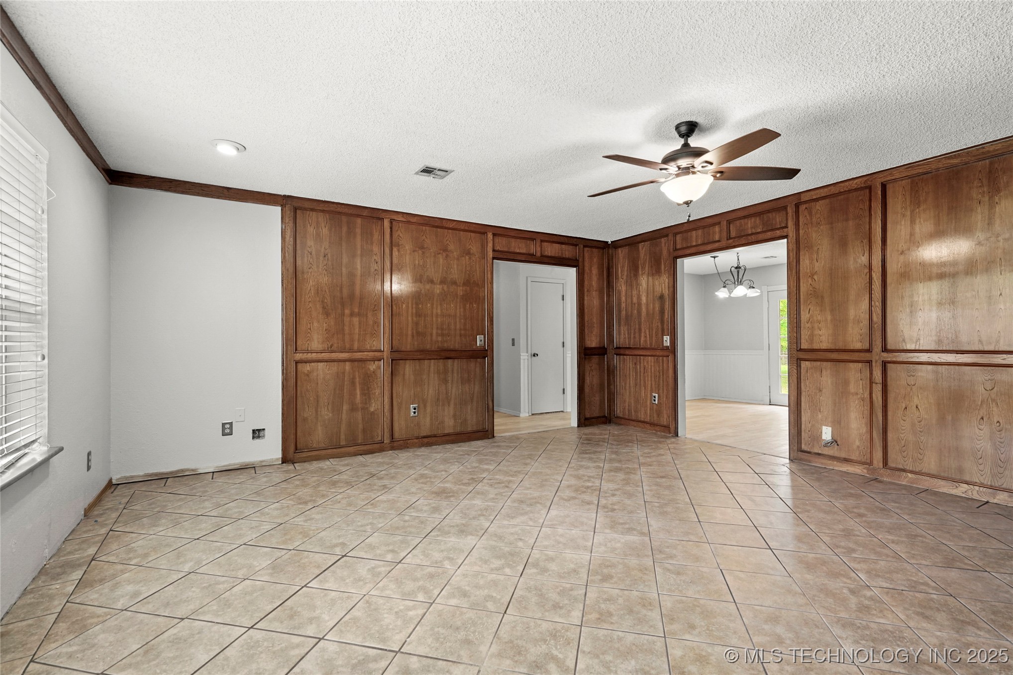 8214 Wright Avenue Property Photo 6