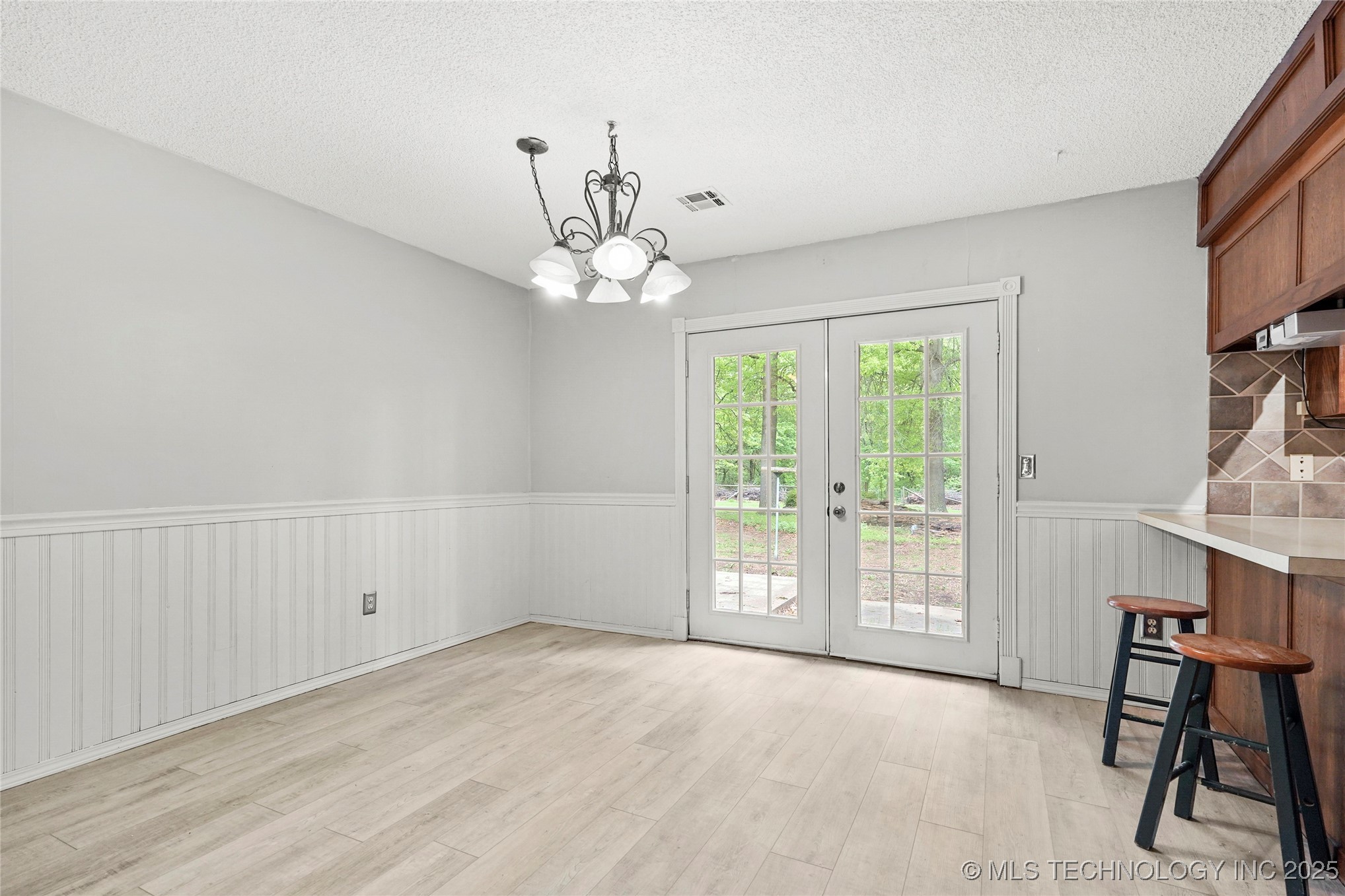 8214 Wright Avenue Property Photo 8