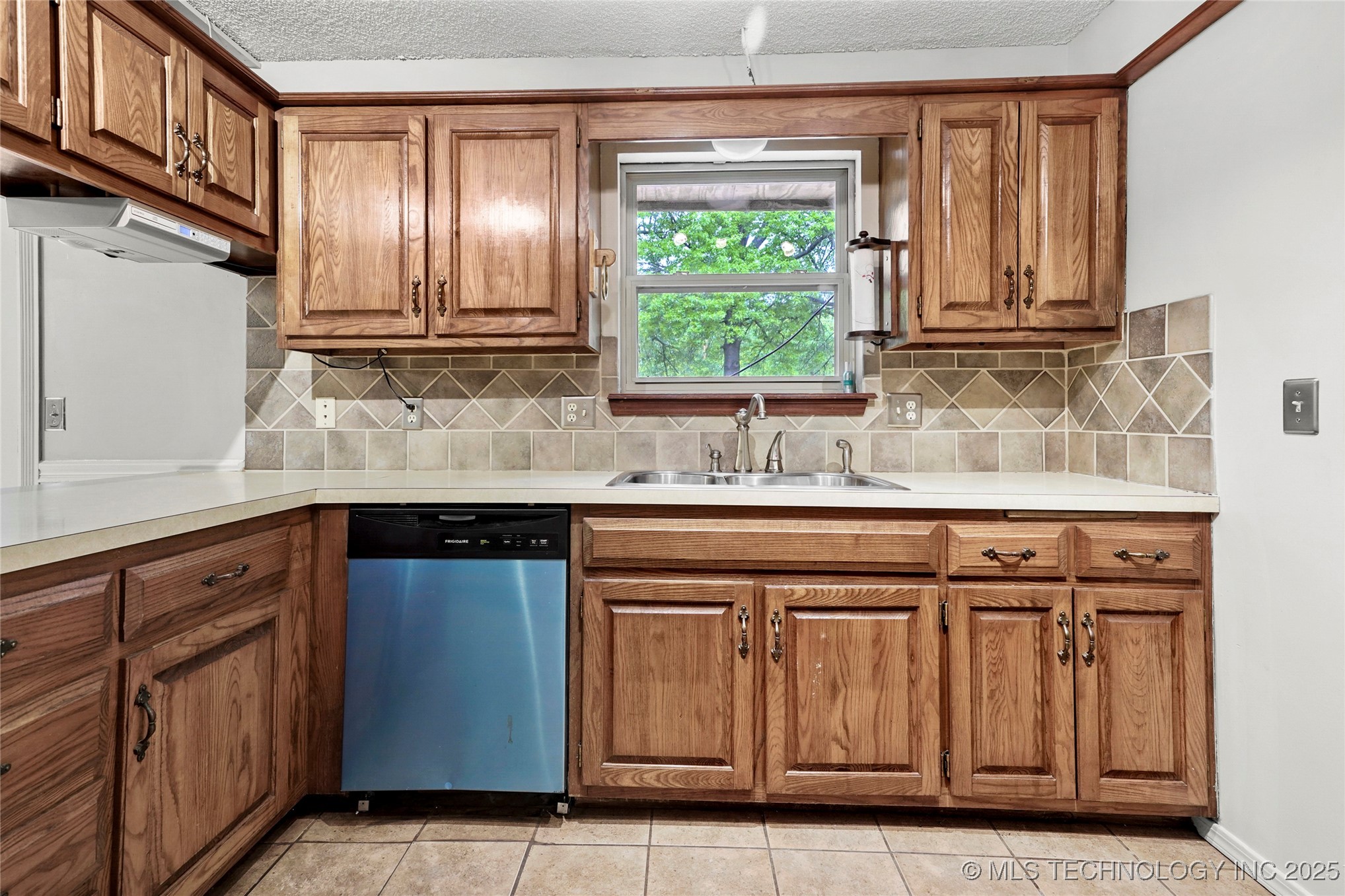8214 Wright Avenue Property Photo 11