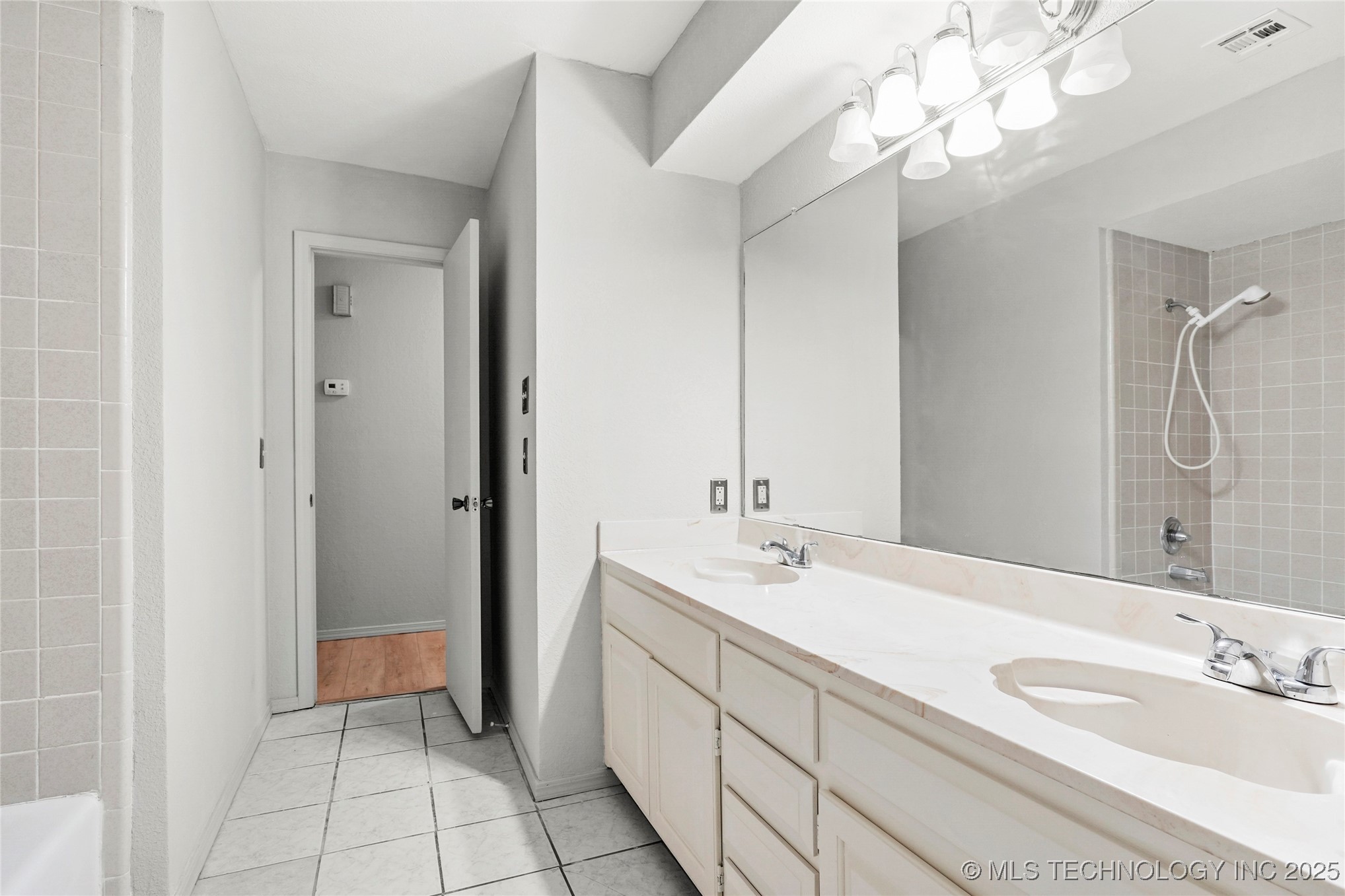 8214 Wright Avenue Property Photo 28