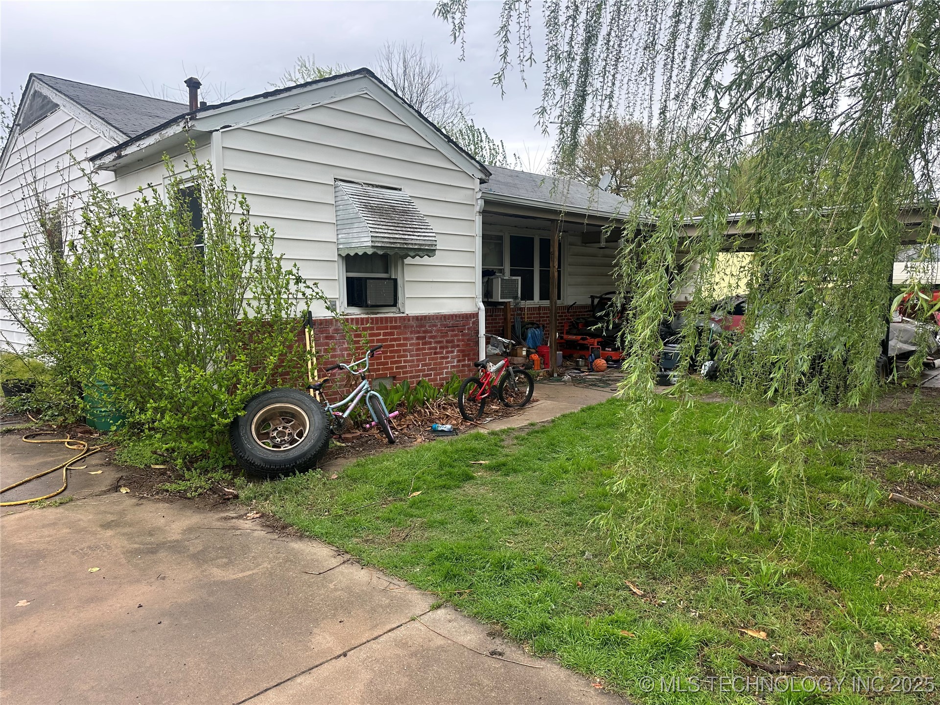 526 Cedar Lane Property Photo