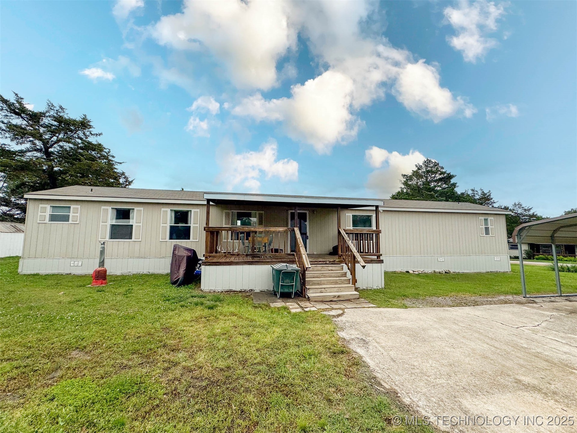 508 Northwest Drive Property Photo