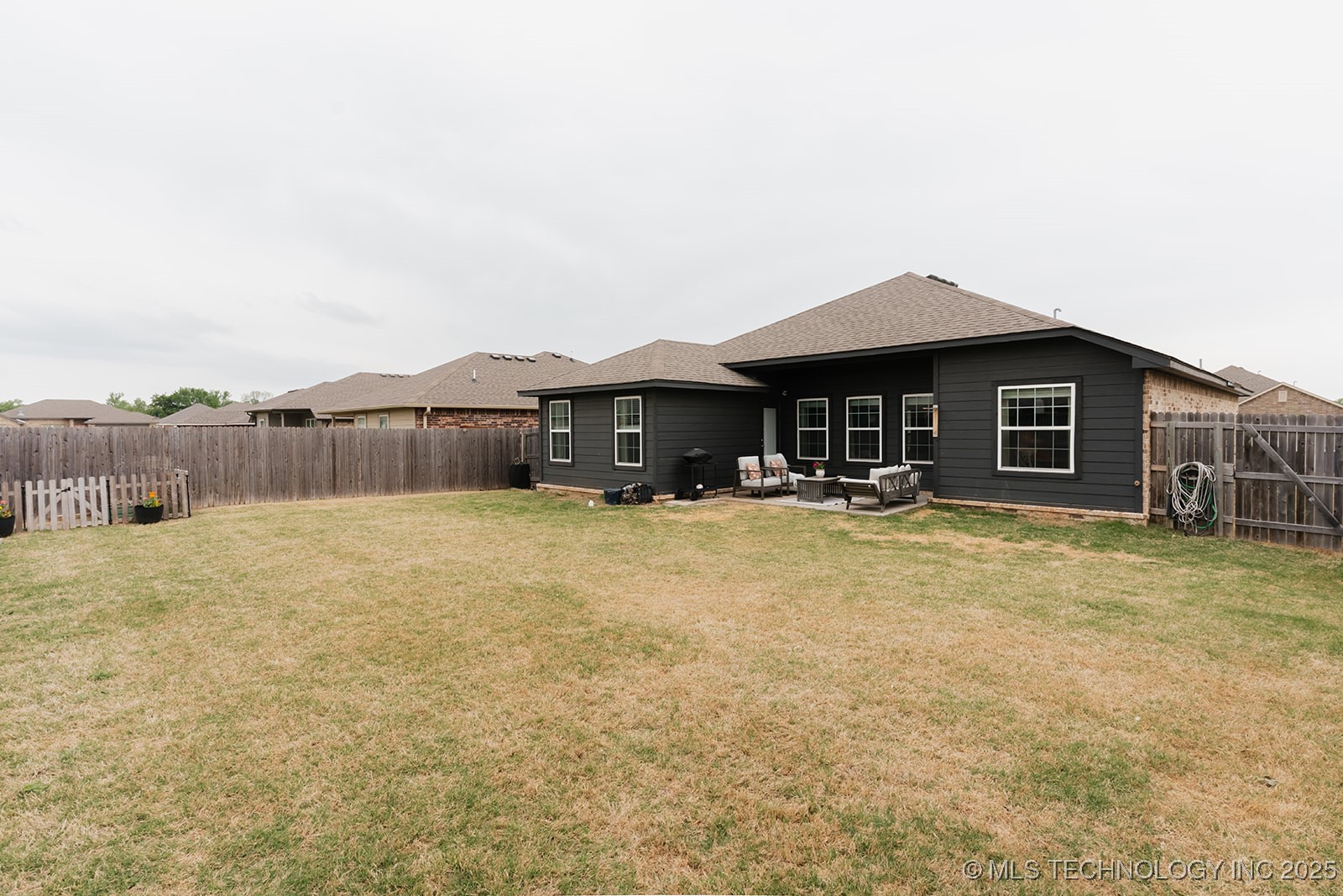 413 S 48th Court Property Photo 4