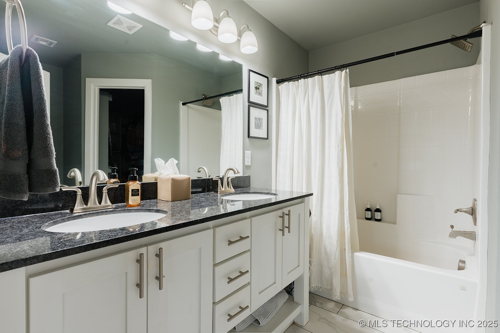 413 S 48th Court Property Photo 18