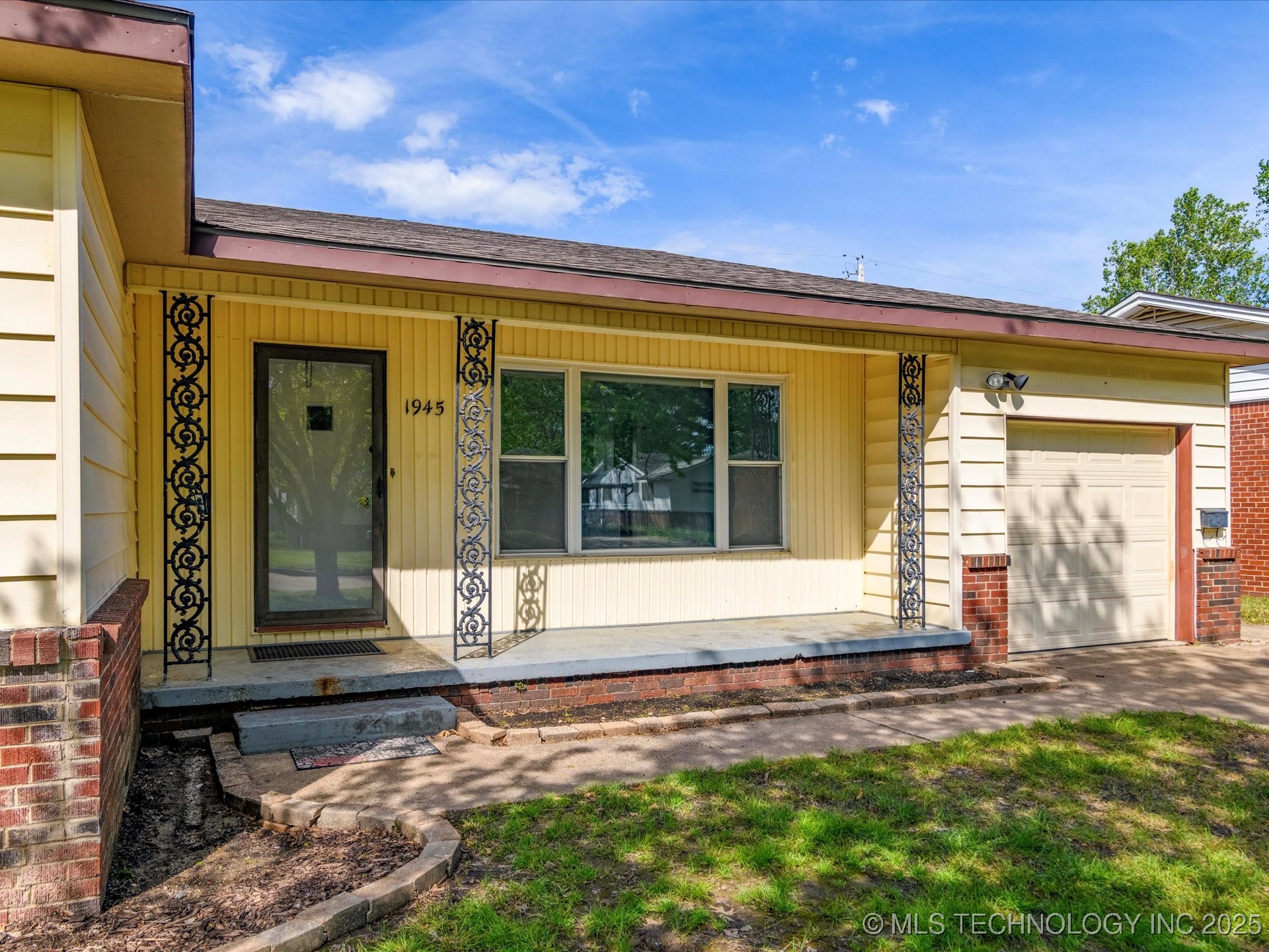 1945 S Santa Fe Avenue Property Photo