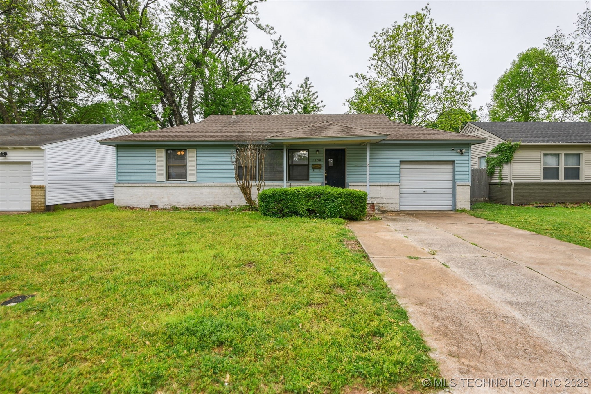 1450 E 52nd Street Property Photo 1